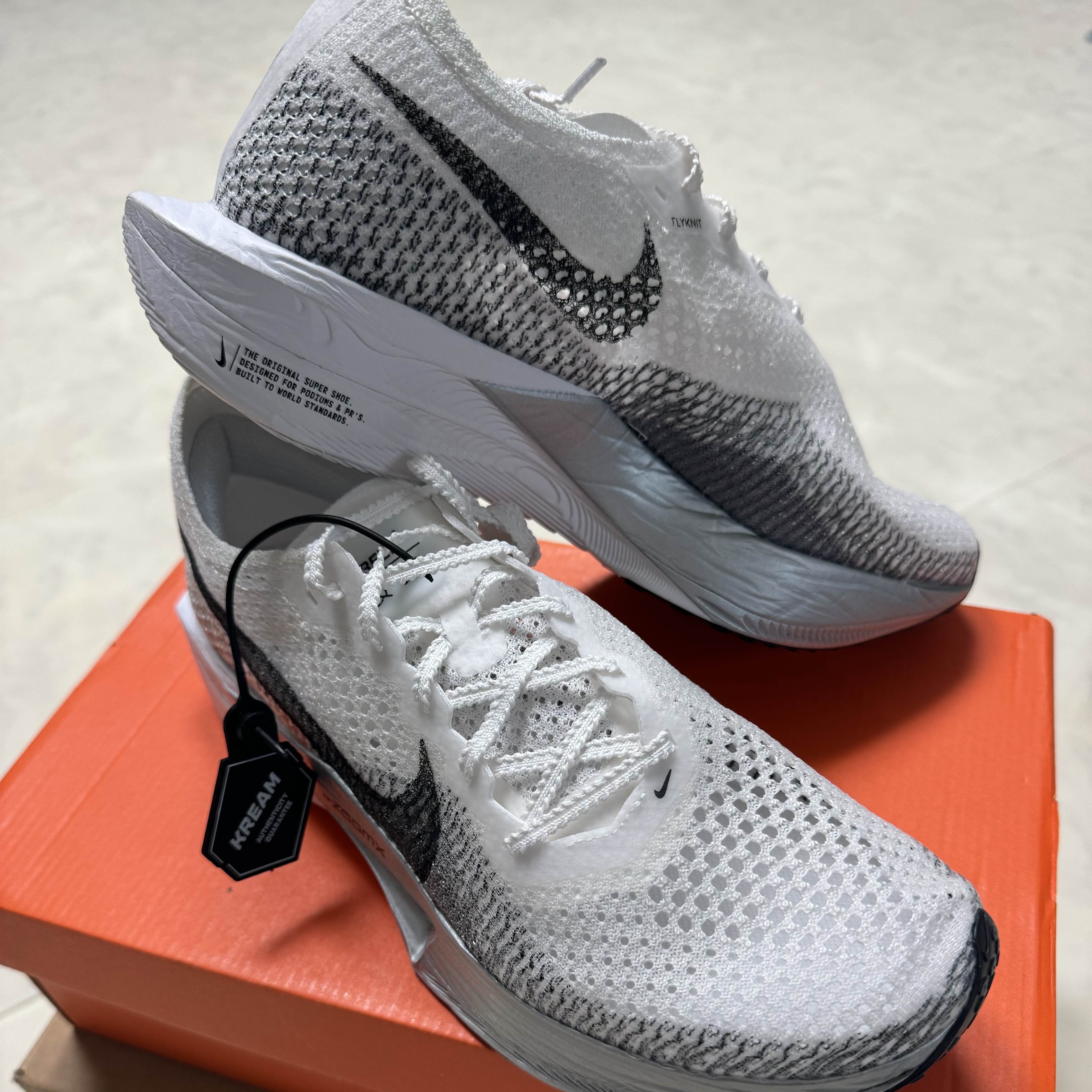 Nike ZoomX Vaporfly Next% 3 White Grey 착용 스타일