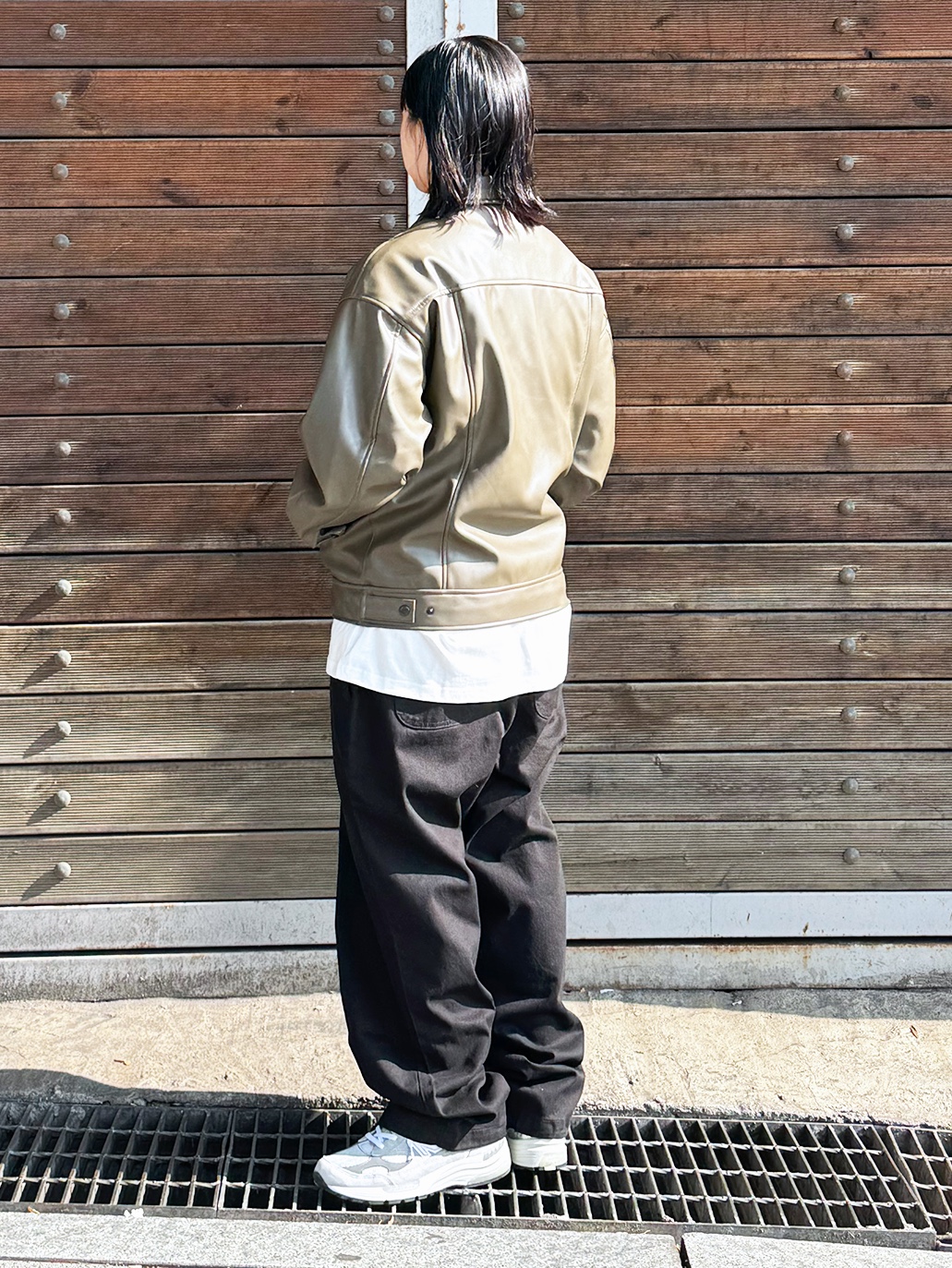 QT8 Garments TL Synthetic Leather Single Jacket Grey Khaki, New Balance 992 Made in USA Grey - D Standard 착용 스타일 - 2