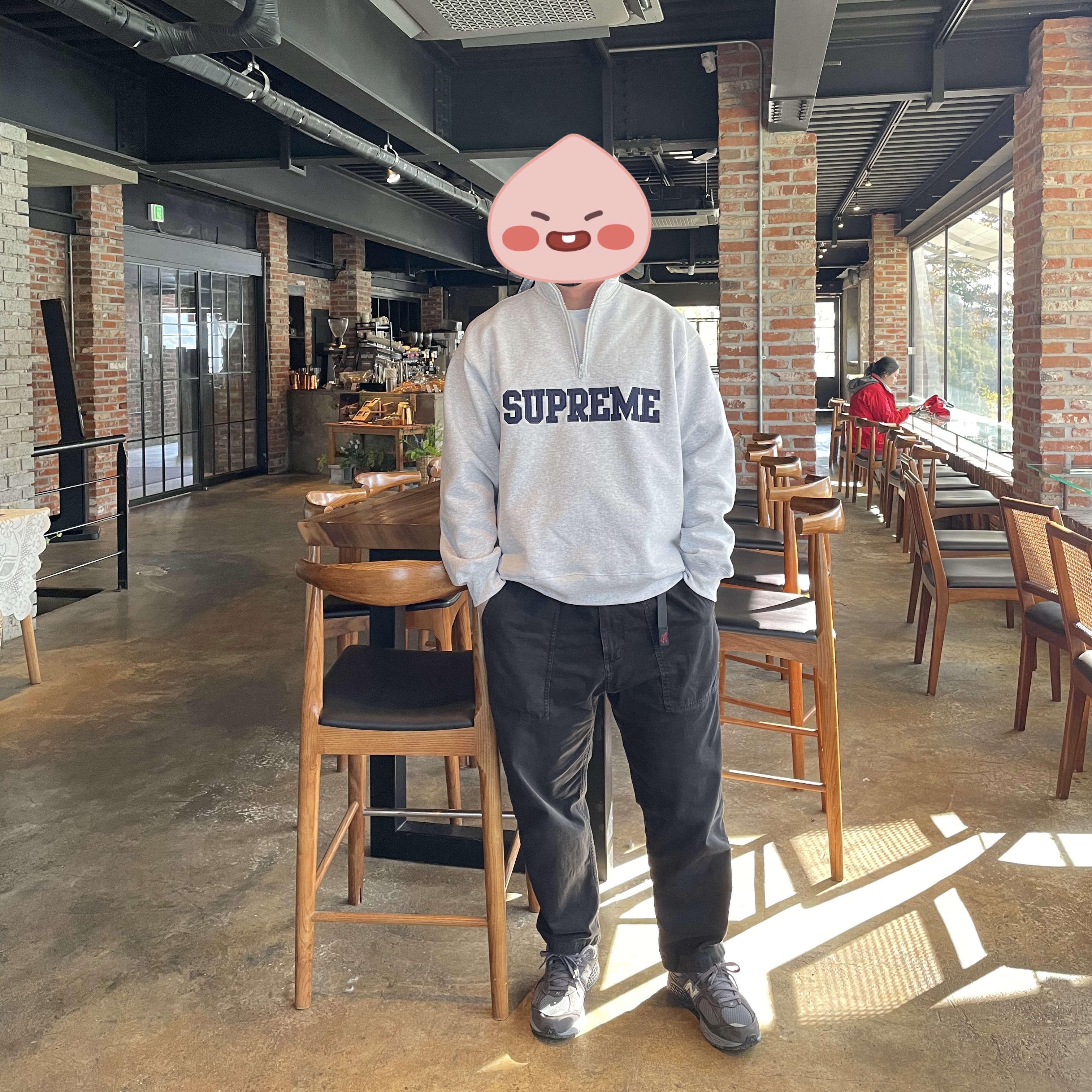 New Balance 2002R Castlerock, Supreme Collegiate Half Zip Pullover Ash Grey - 24FW 착용 스타일 - 1
