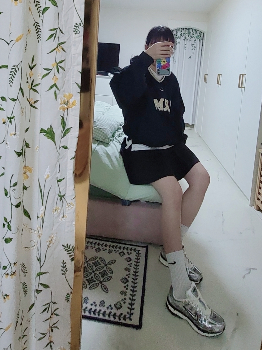 Nike P-6000 Metallic Silver 착용 스타일 - 3
