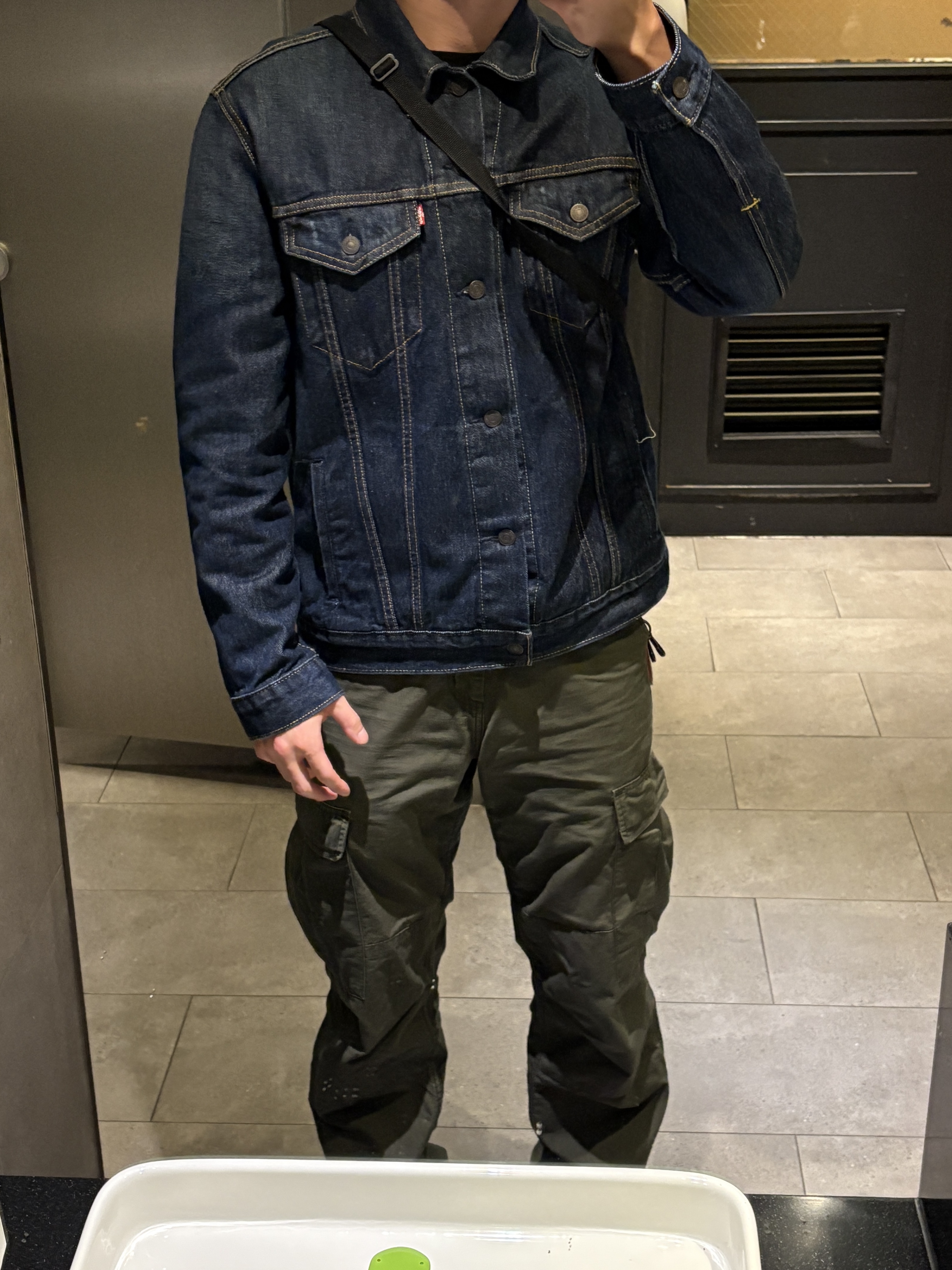 Carhartt WIP Columbia Ripstop Regular Cargo Pants Cypress 착용 스타일 - 1