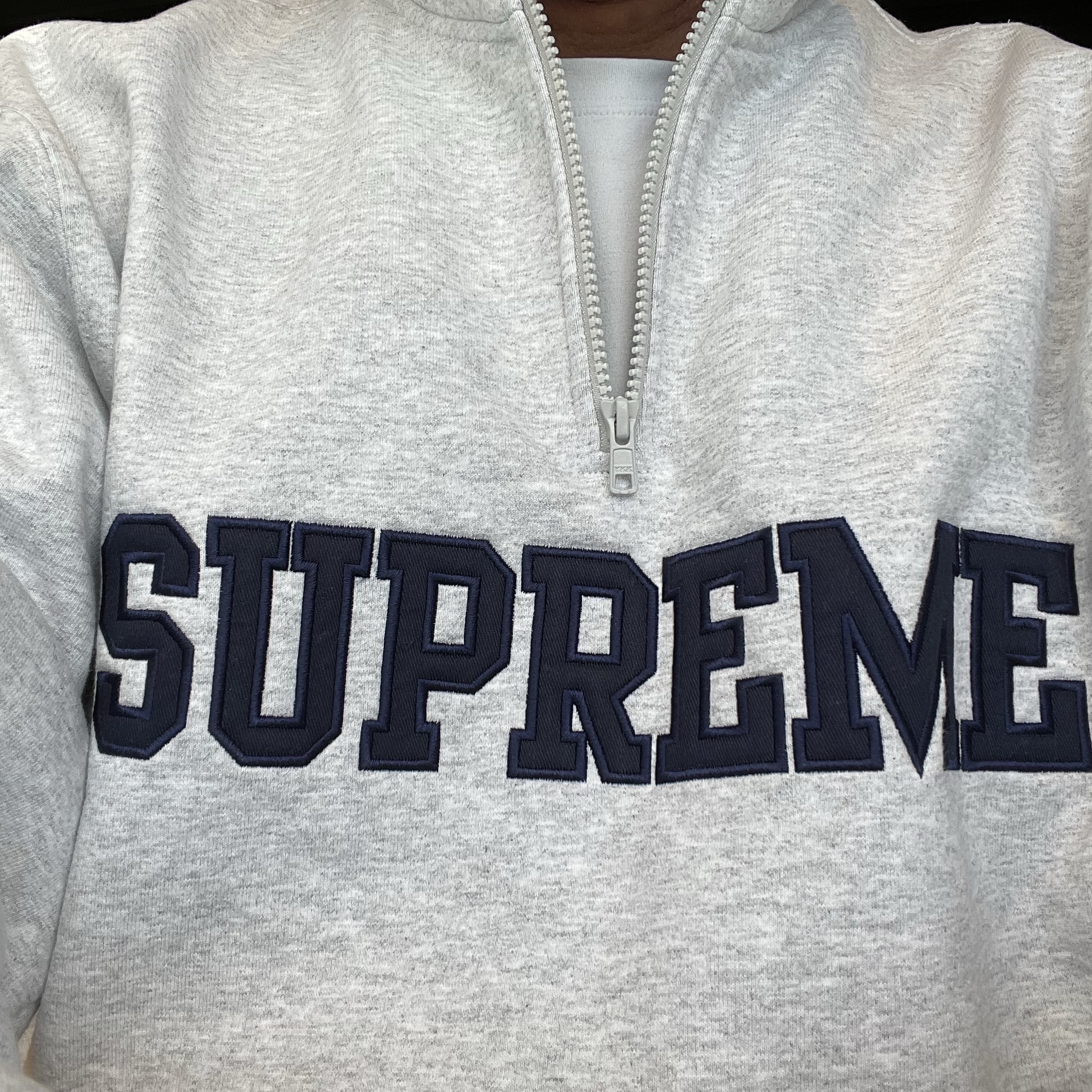 New Balance 2002R Castlerock, Supreme Collegiate Half Zip Pullover Ash Grey - 24FW 착용 스타일 - 2