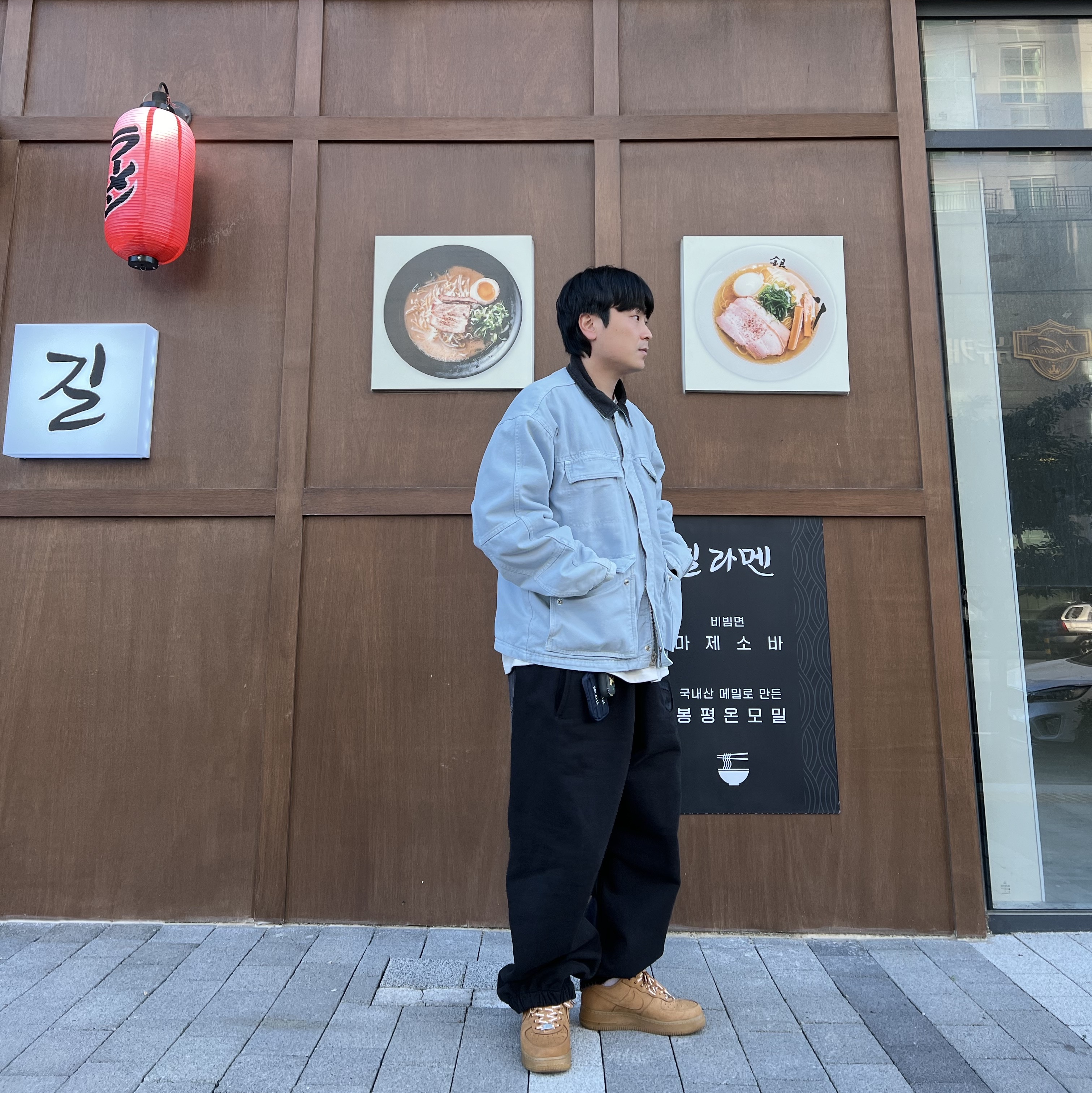 Stussy Washed Canvas Shop Jacket Light Blue, Supreme x Bless Sweatpant Jean Black - 23FW 착용 스타일 - 2