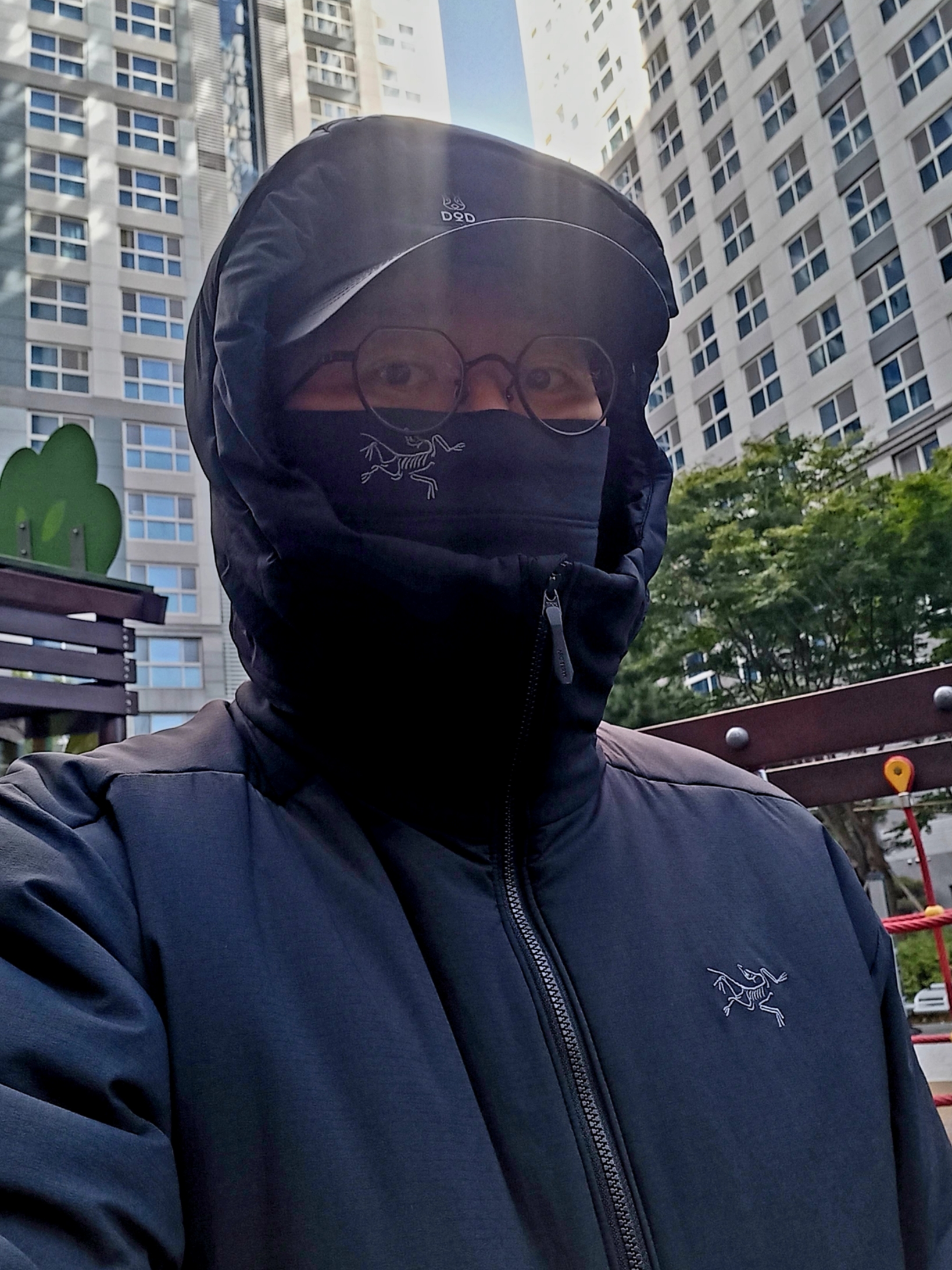 Arc'teryx Atom Heavyweight Hoody Black, Arc'teryx Rho Neck Gaiter Long Black 착용 스타일 - 5