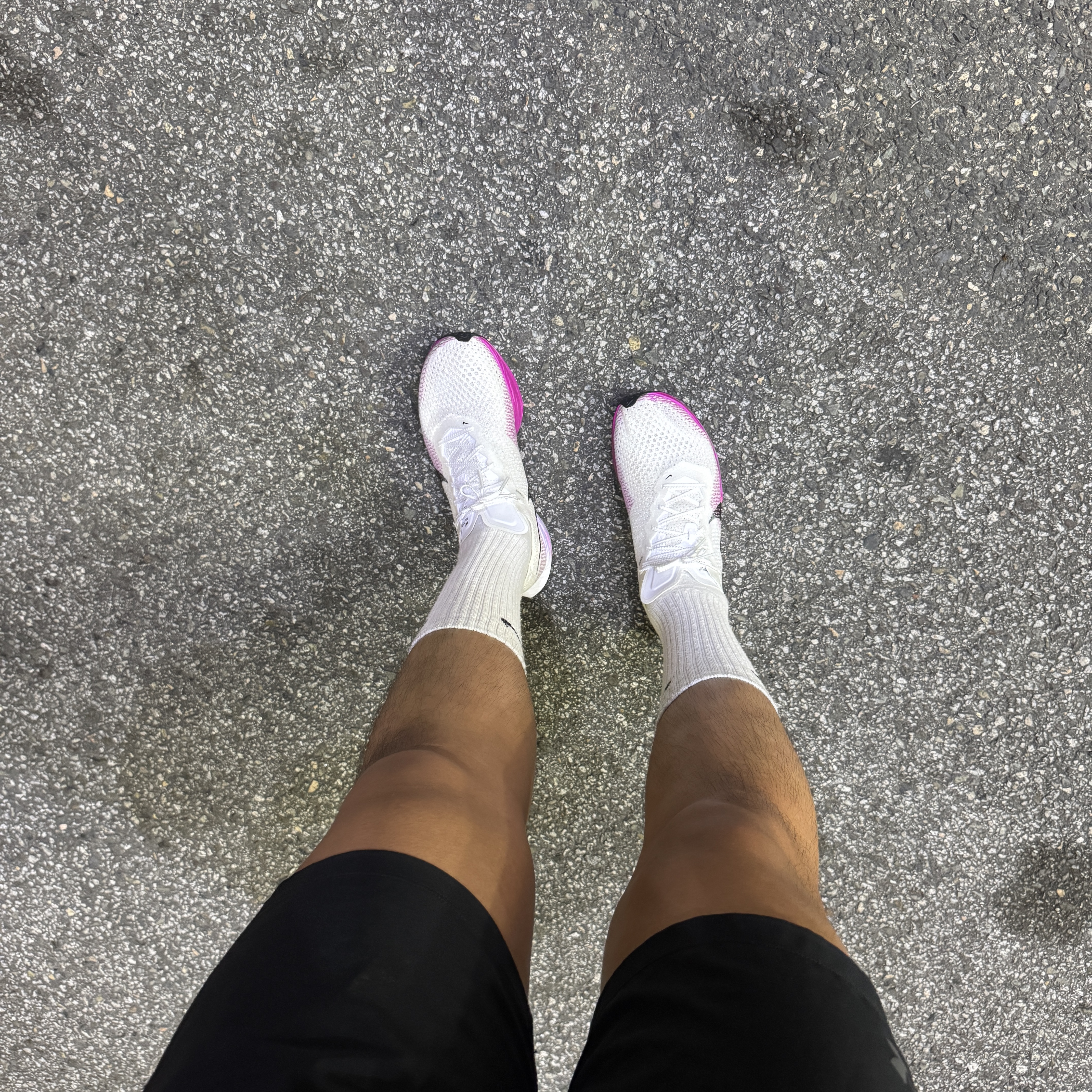 Nike ZoomX Vaporfly Next% 3 White Vivid Purple 착용 스타일