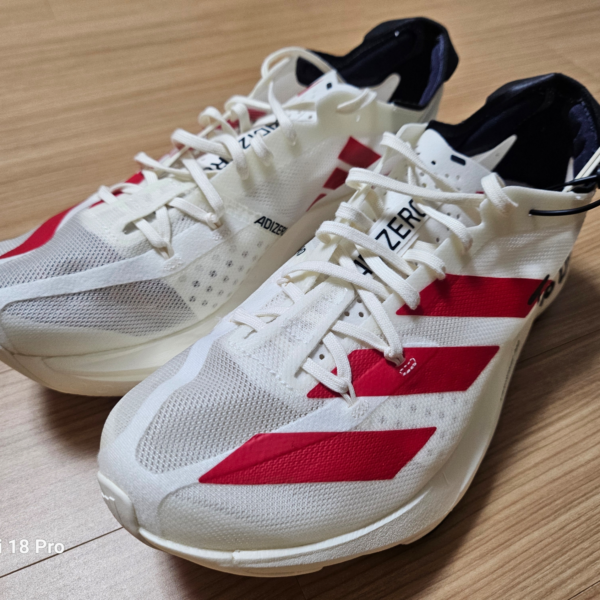 Adidas Adizero Adios Pro 3 Off White Better Scarlet 착용 스타일