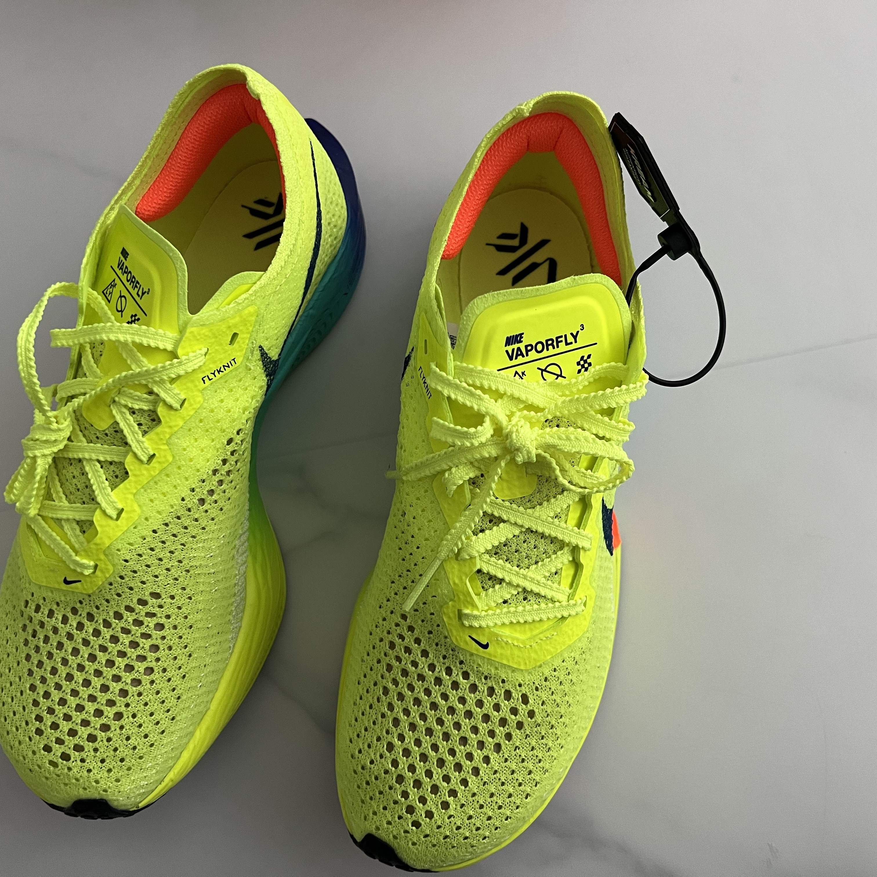 Nike ZoomX Vaporfly Next% 3 Volt Scream Green 착용 스타일