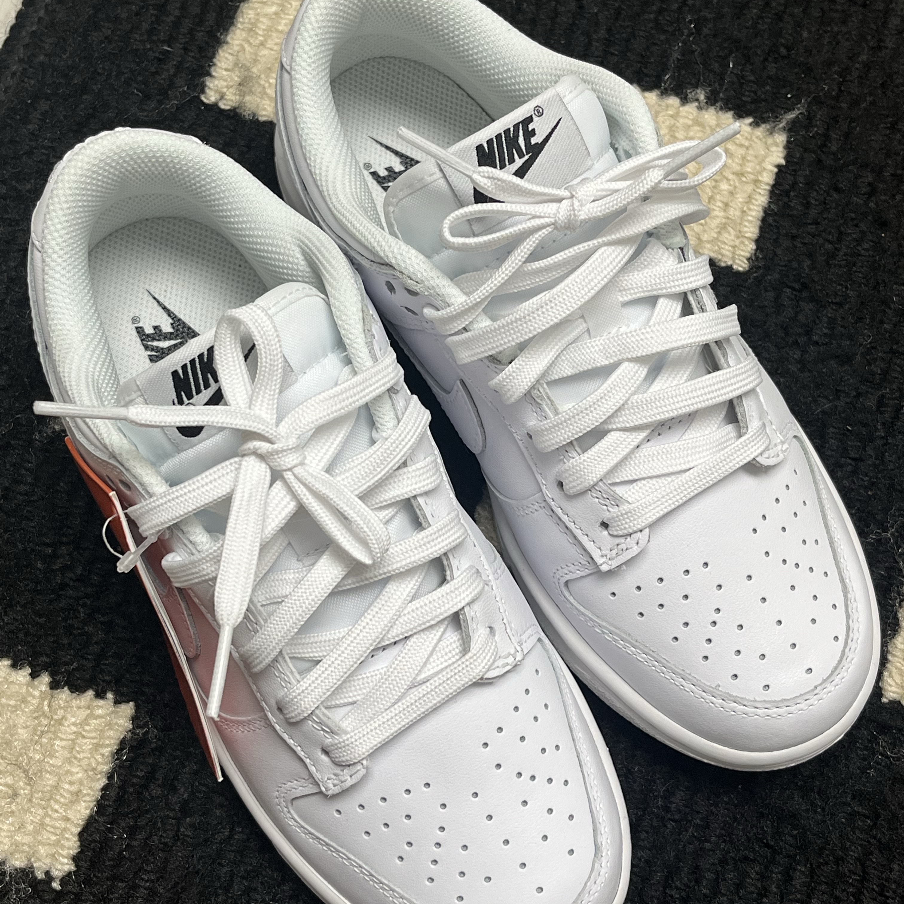(W) Nike Dunk Low Triple White 착용 스타일
