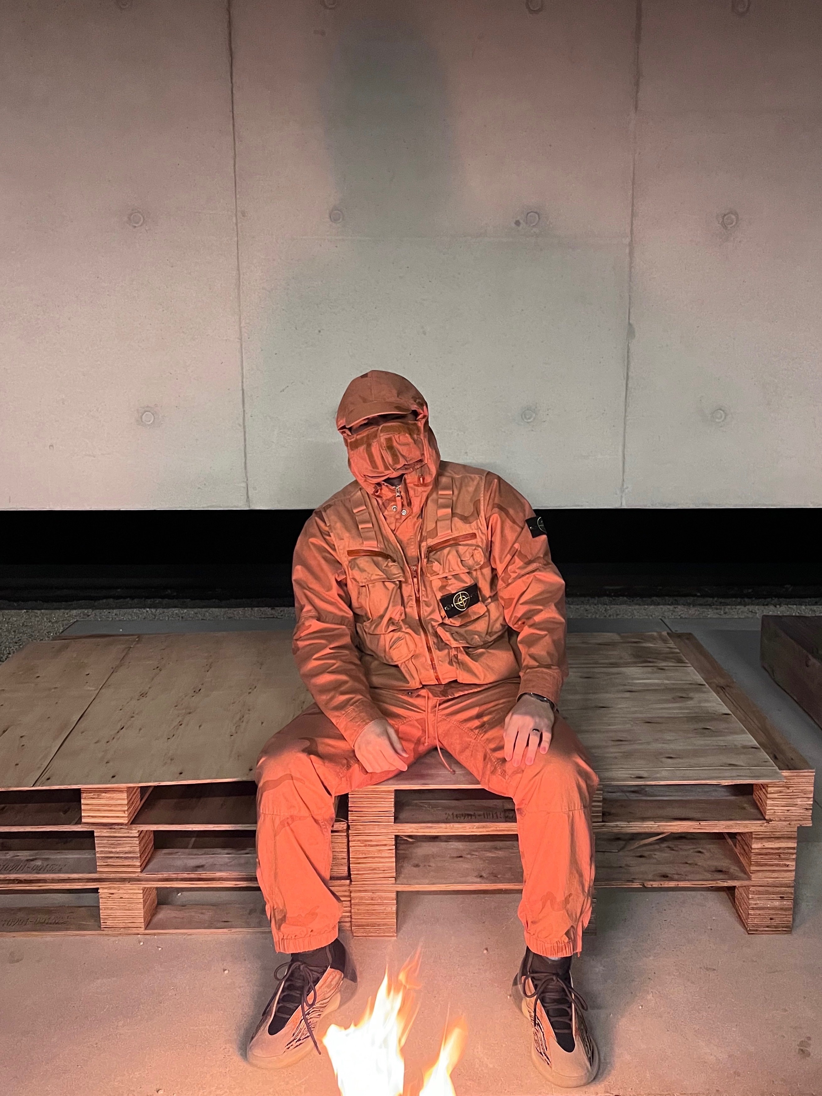 Supreme x Stone Island Riot Mask Camo Jacket Coral - 19SS, Supreme x Stone Island Camo Cargo Pants Coral - 19SS 착용 스타일 - 2