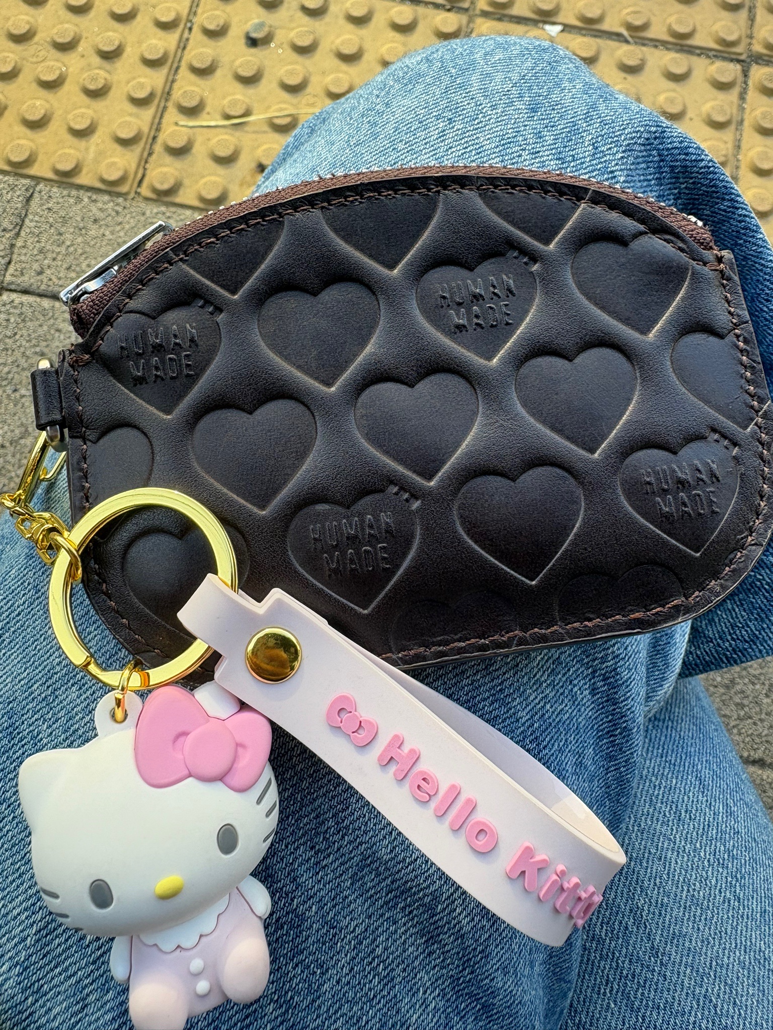 Human Made Leather Coin Case Brown, Sanrio Hello Kitty Baby 3D Keychain 착용 스타일 - 1