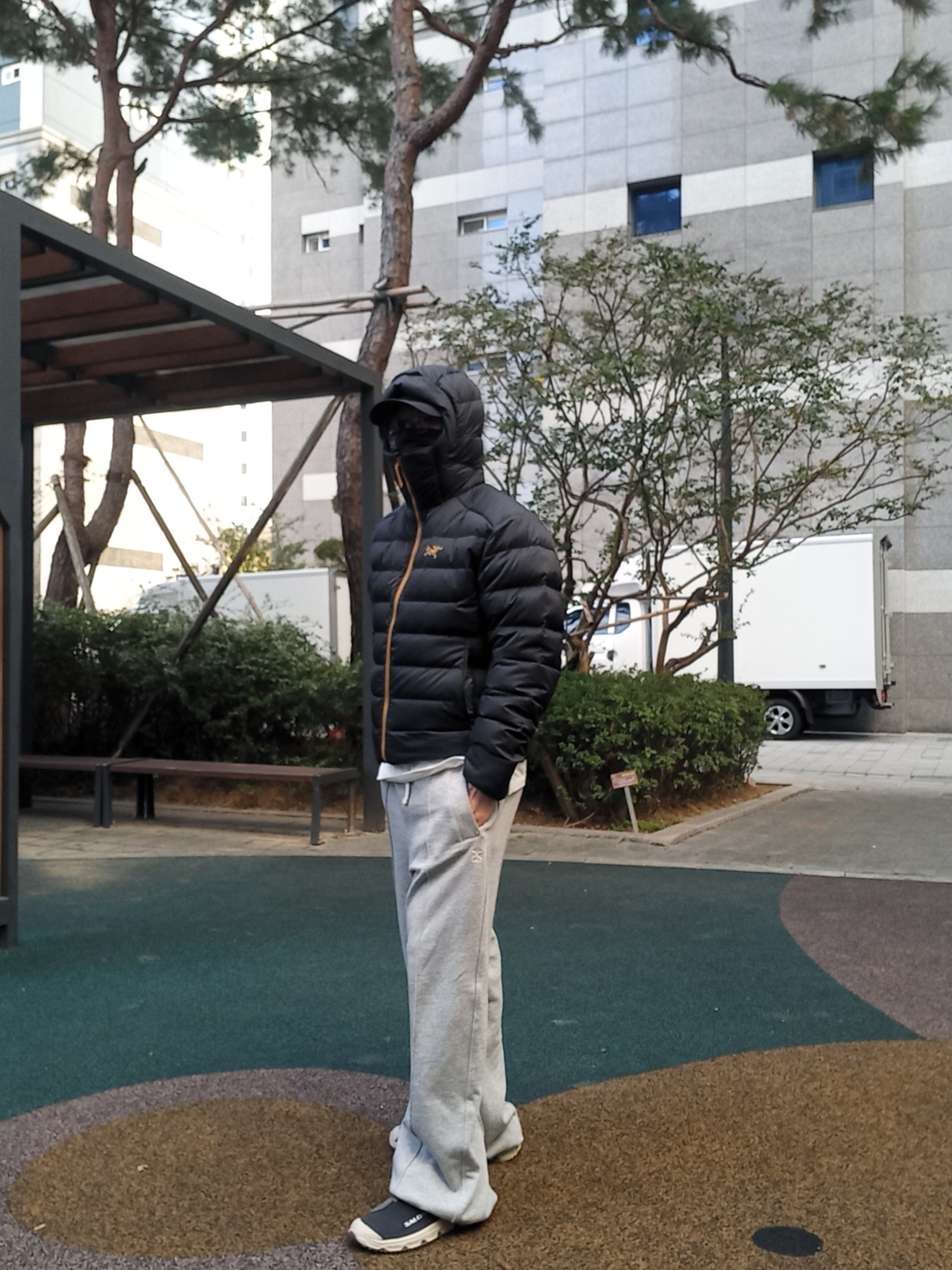 Arc'teryx Thorium Hoody Dark Magic, Arc'teryx Small Bird Cap Black 착용 스타일 - 8