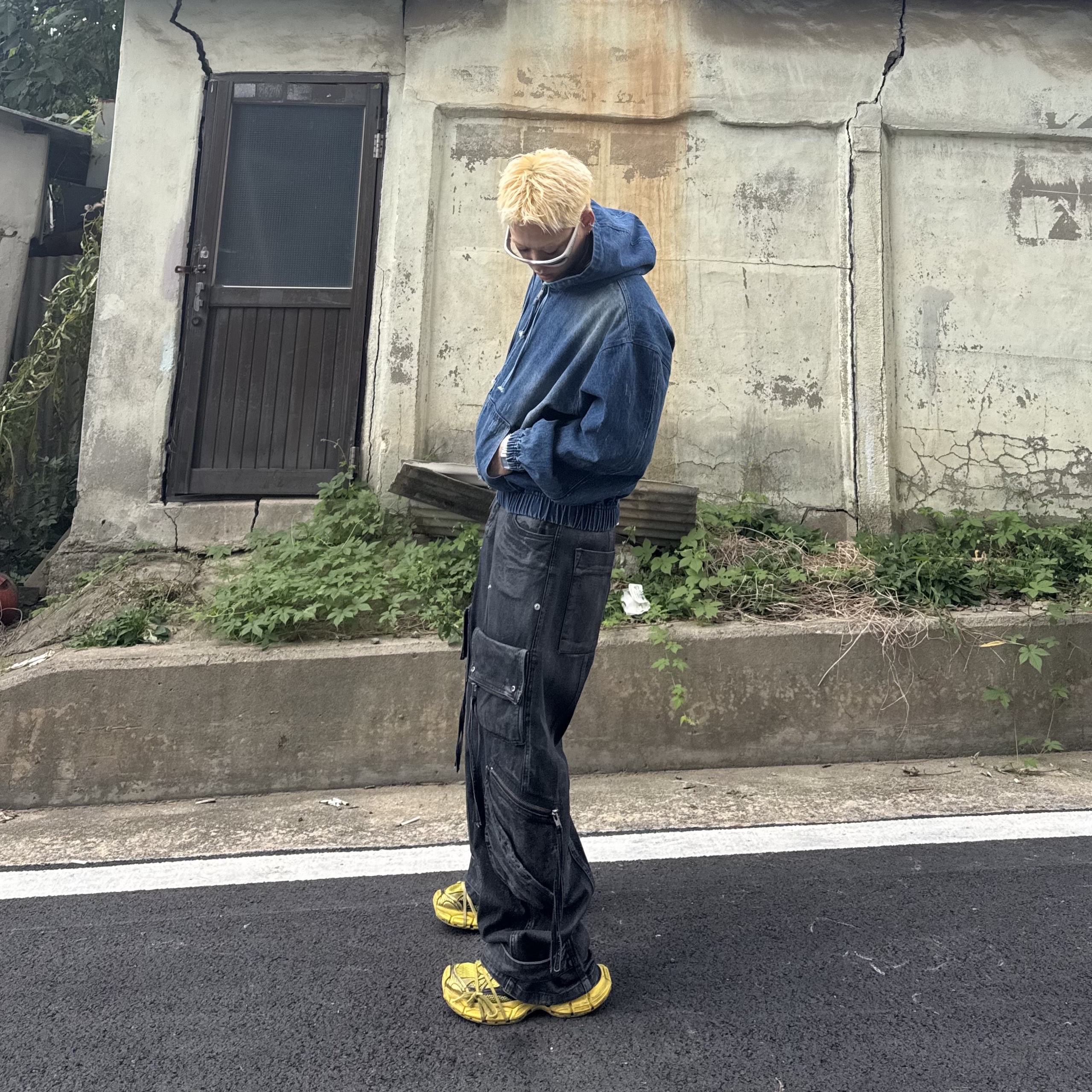 Balenciaga 3XL Sneakers Yellow Black 착용 스타일