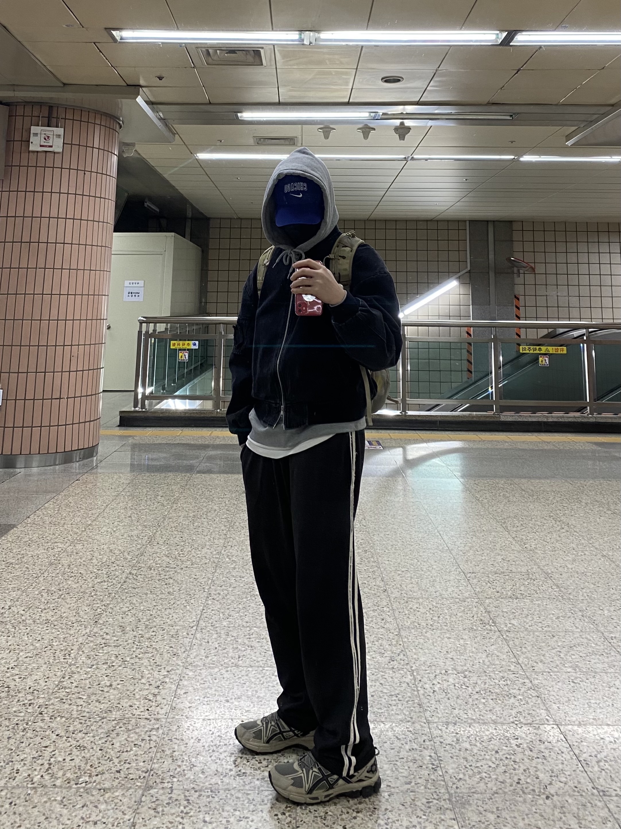 Asics Gel-Kahana 8 Grey Black Carbon, Nike Heritage 86 Wordmark Swoosh MLB Chicago Cubs Adjustable Hat Royal 착용 스타일 - 1