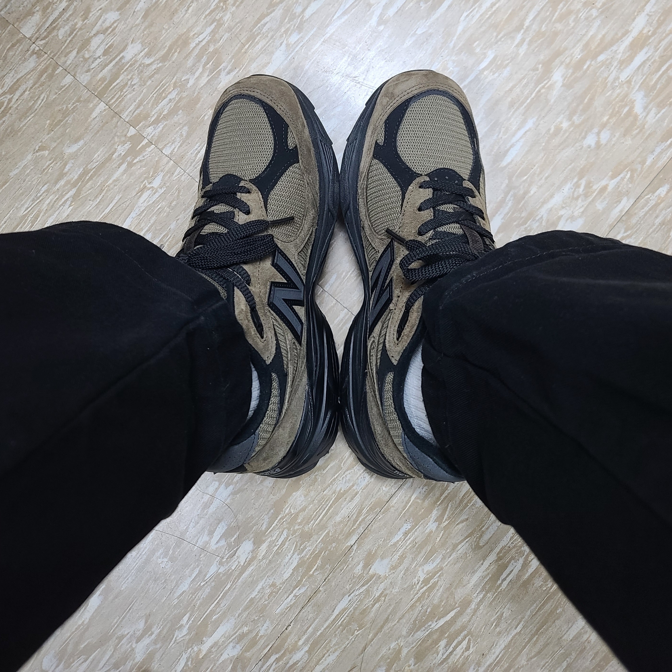 New Balance x JJJJound 990v3 Brown Black 착용 스타일 - 2