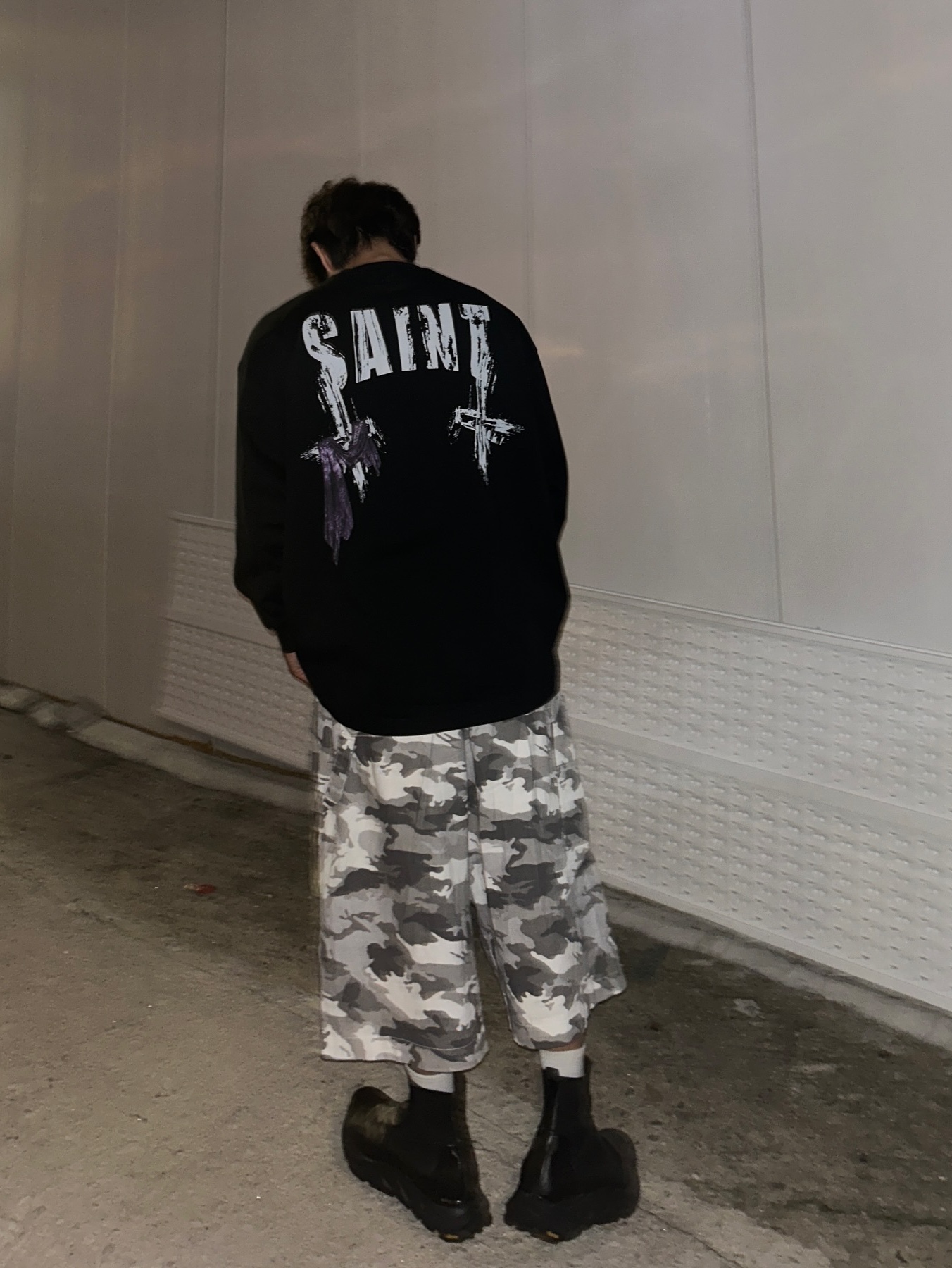 Awende Saint Black LS T-Shirt 착용 스타일