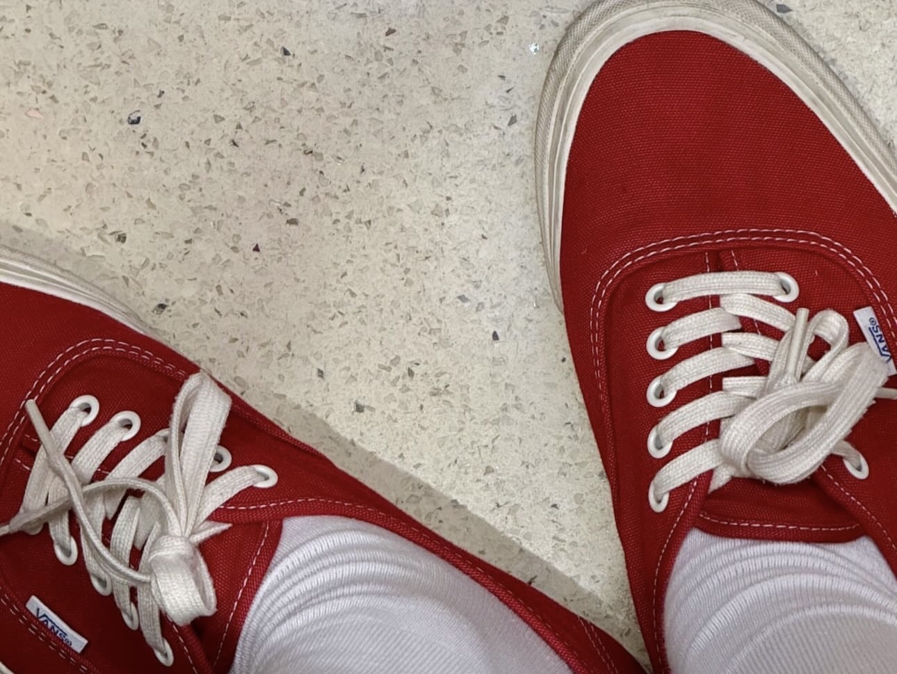 Vans Vault OG Authentic LX Chili Pepper Red, Vans Vault OG Authentic LX Black 착용 스타일 - 1