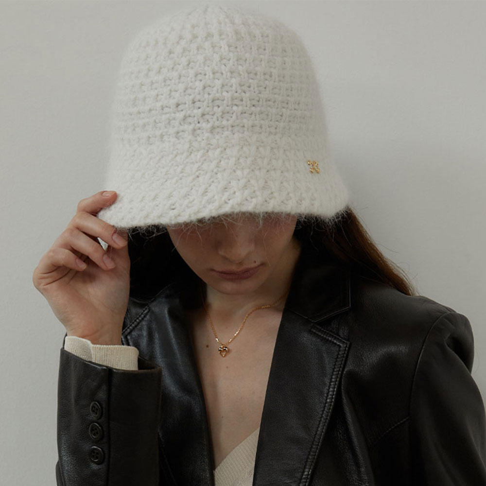 러브미몬스터 몬트 앙고라 버킷햇 화이트(lovememonster Mont Angora Bucket Hat White) - 4