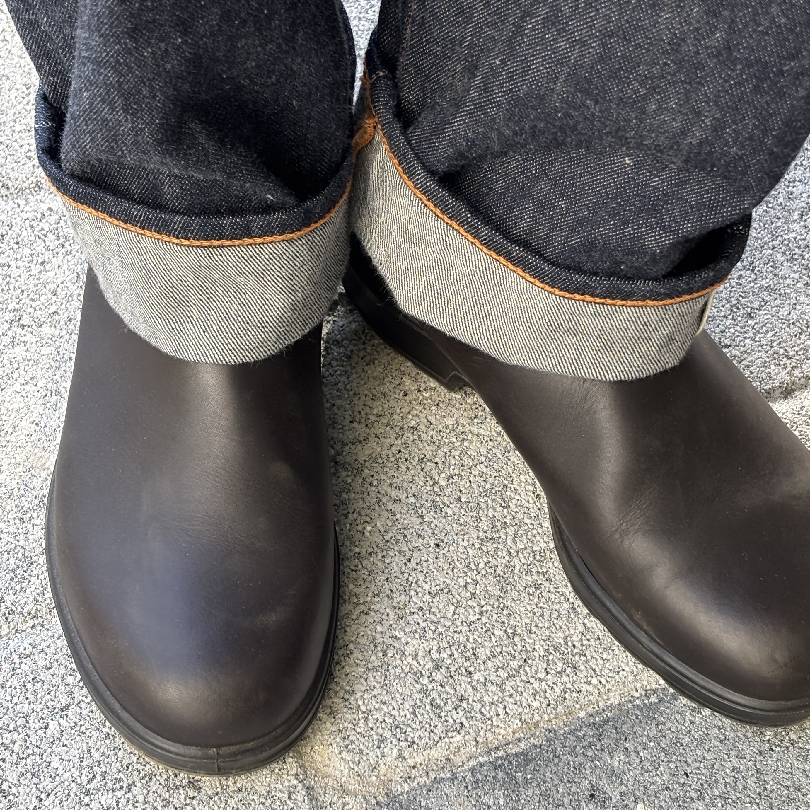 BLUNDSTONE Originals 500 Chelsea Boots Stout Brown 착용 스타일 - 3