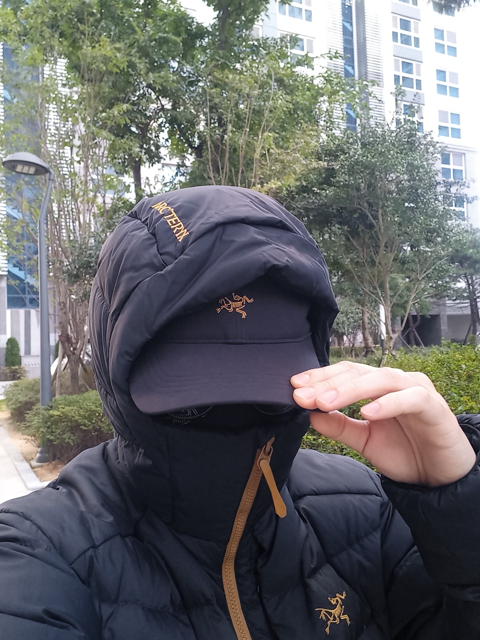 Arc'teryx Small Bird Cap Black, Arc'teryx Rho Neck Gaiter Long Black 착용 스타일 - 6