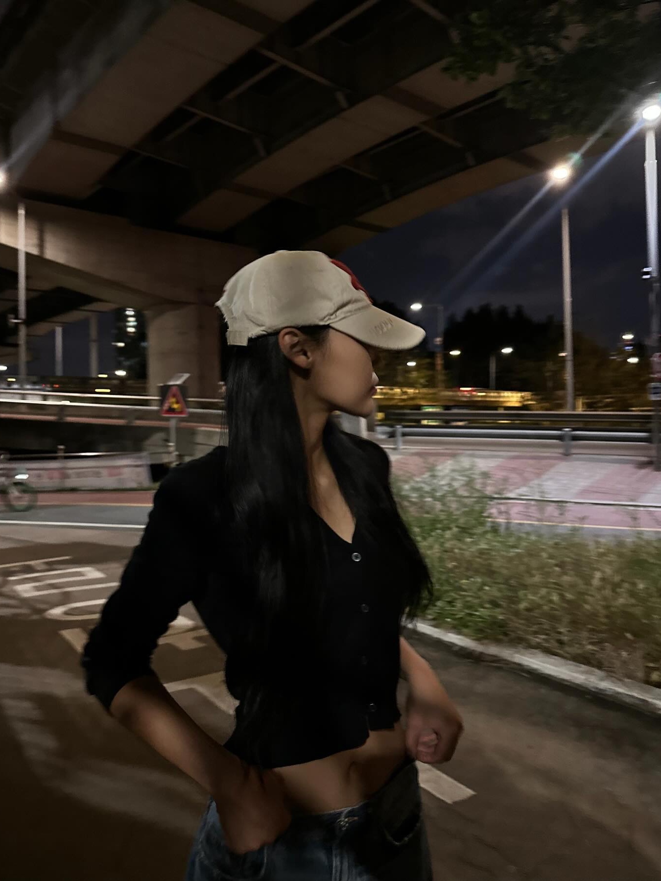 PACOSPLY Podge Logo Cap Beige, PACOSPLY Podge Logo Cap Black 착용 스타일