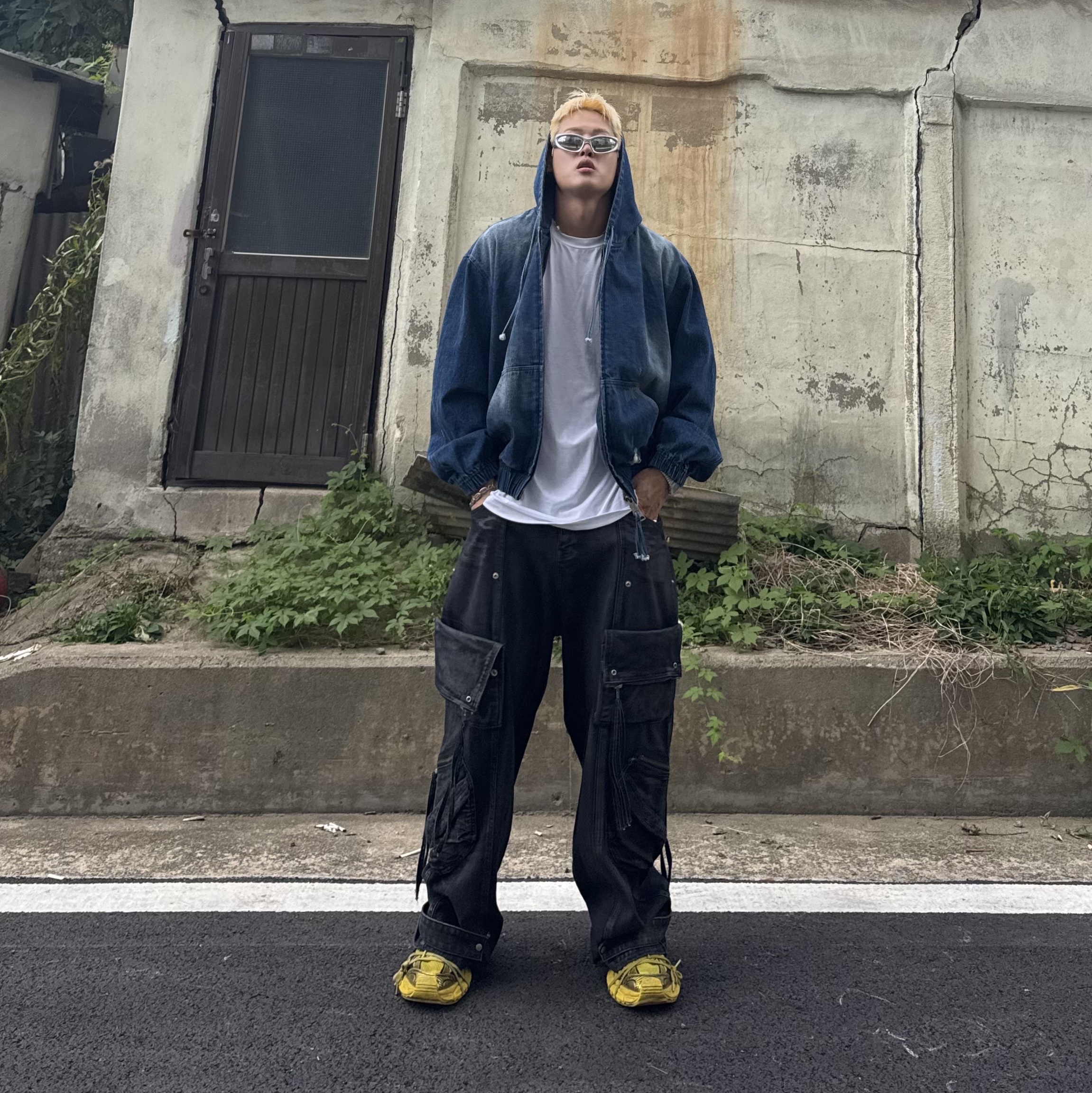 Balenciaga 3XL Sneakers Yellow Black 착용 스타일