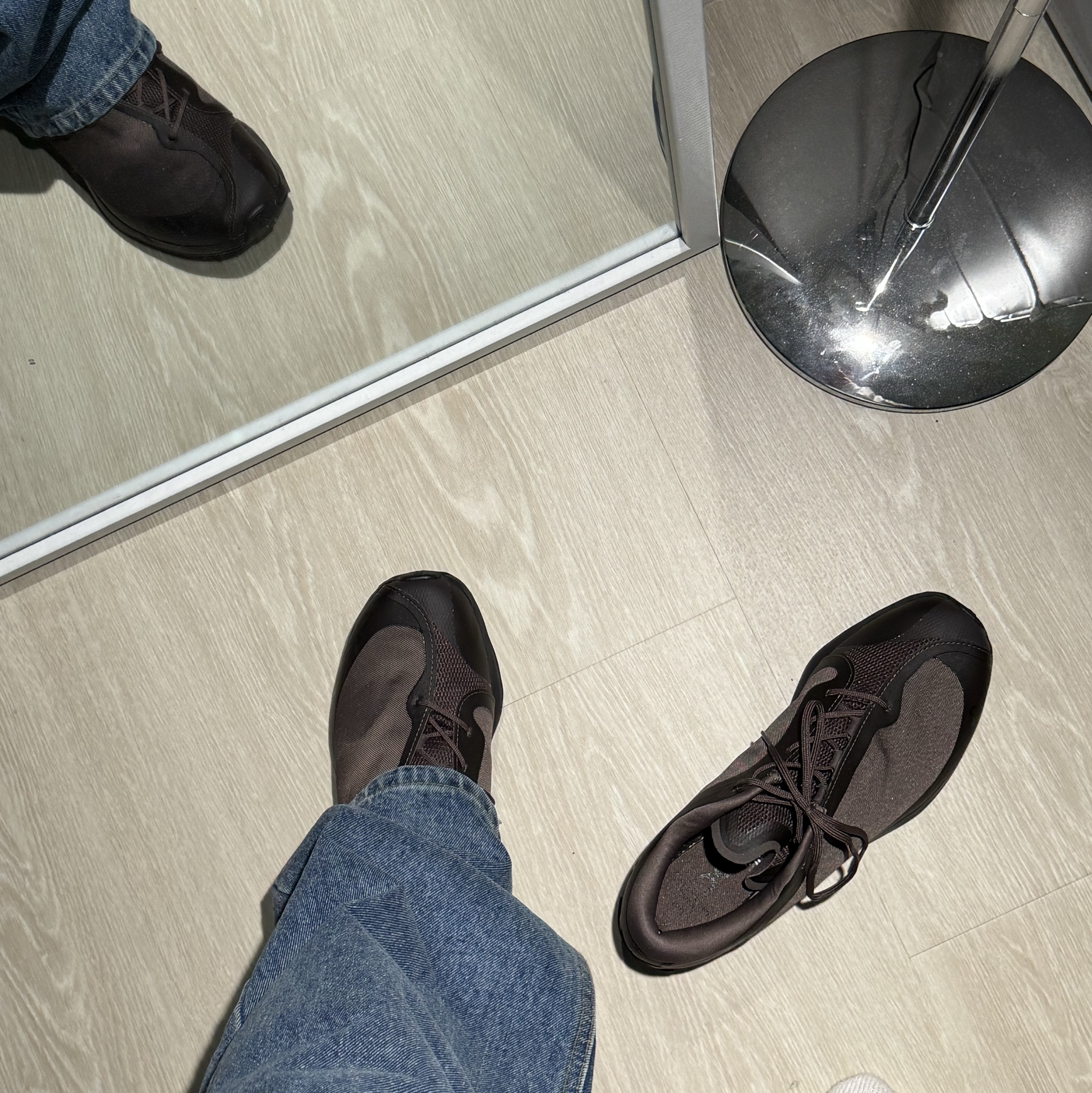 On Running x Post Archive Faction (Paf) Cloudventure Peak Cacao Espresso 착용 스타일