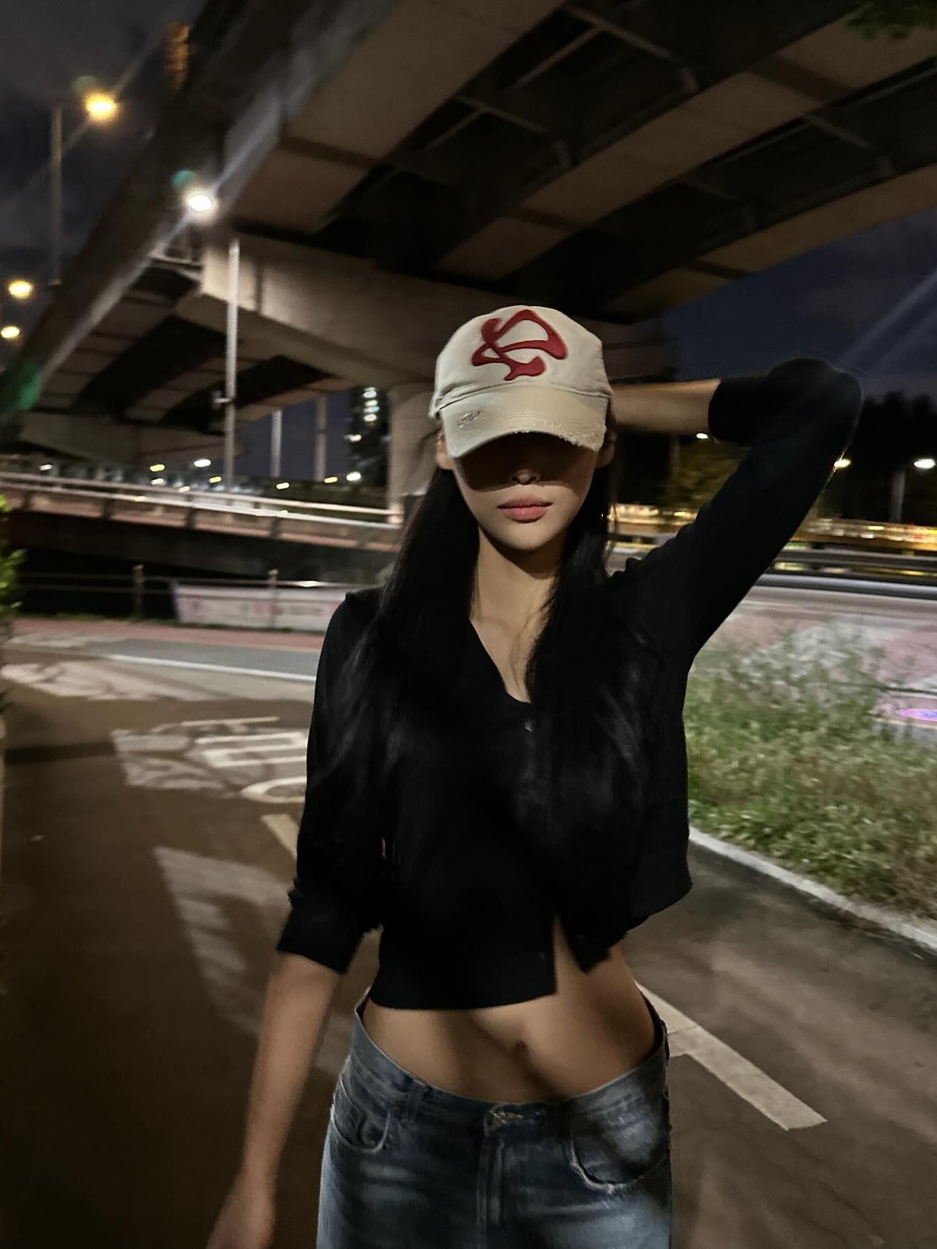PACOSPLY Podge Logo Cap Beige, PACOSPLY Podge Logo Cap Black 착용 스타일