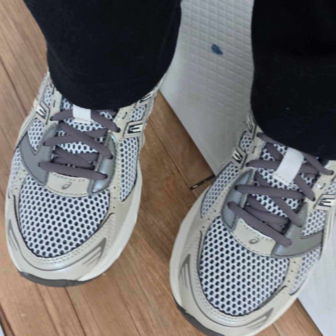 Asics Gel-1130 Birch Dark Taupe - Korea Exclusive 착용 스타일 - 3