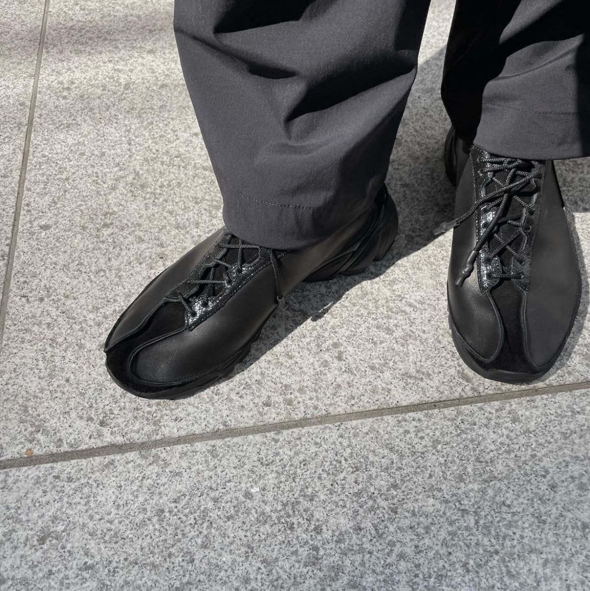 Our Legacy Klove Leather Black 착용 스타일 - 2