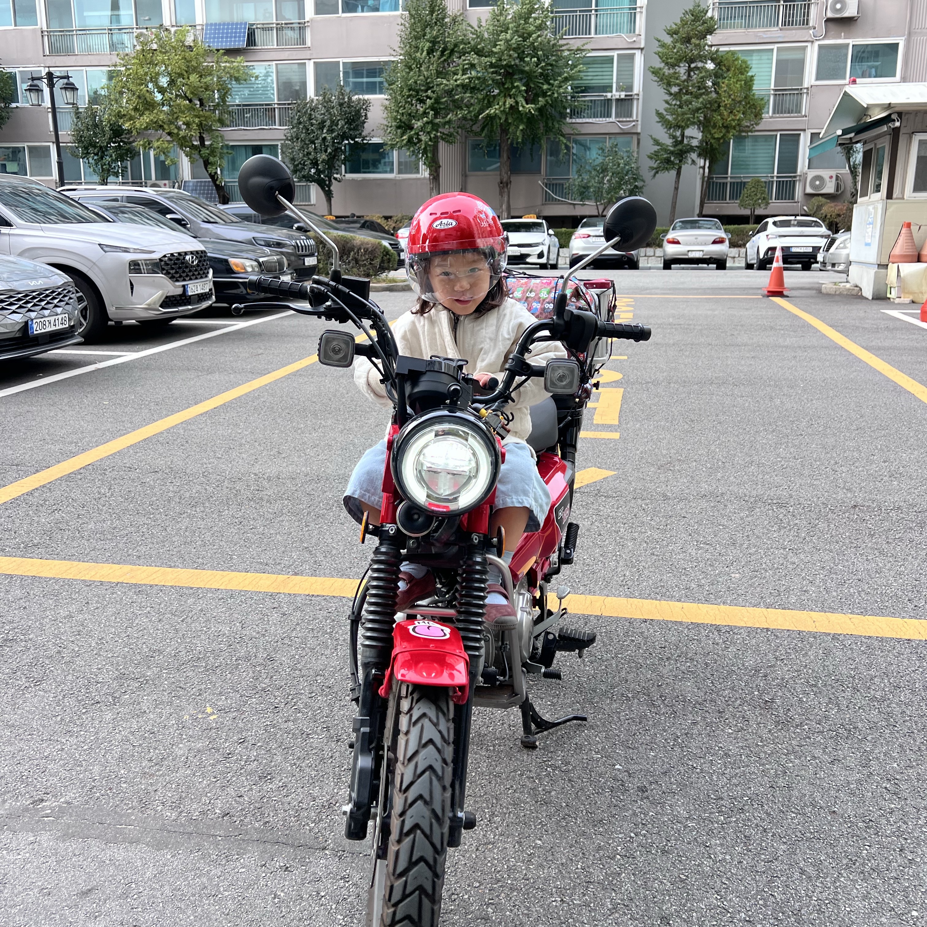 Supreme x Ducati Arai Corsair-X Helmet Red - 24SS 착용 스타일