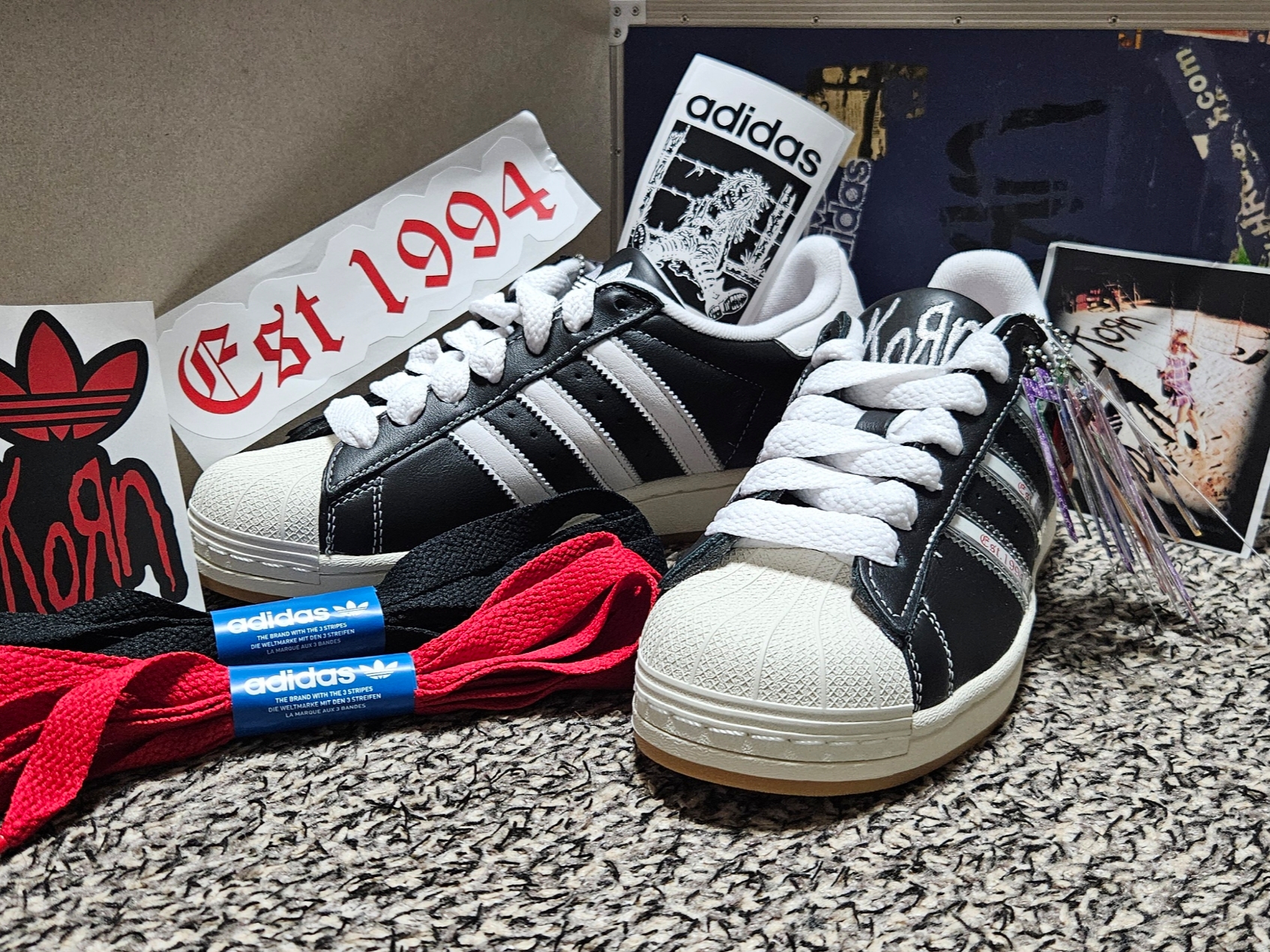 Adidas x KoRn Superstar 30th Anniversary Core Black Translucent 착용 스타일 - 2