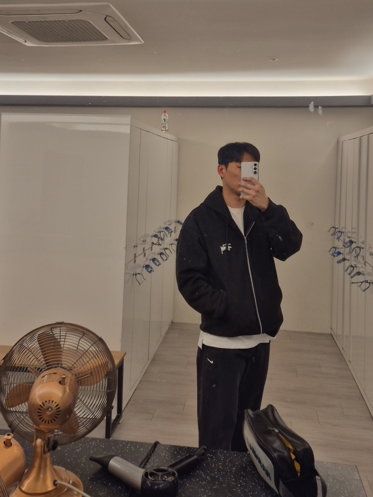 Stussy Basic Zip Hoodie Black 착용 스타일