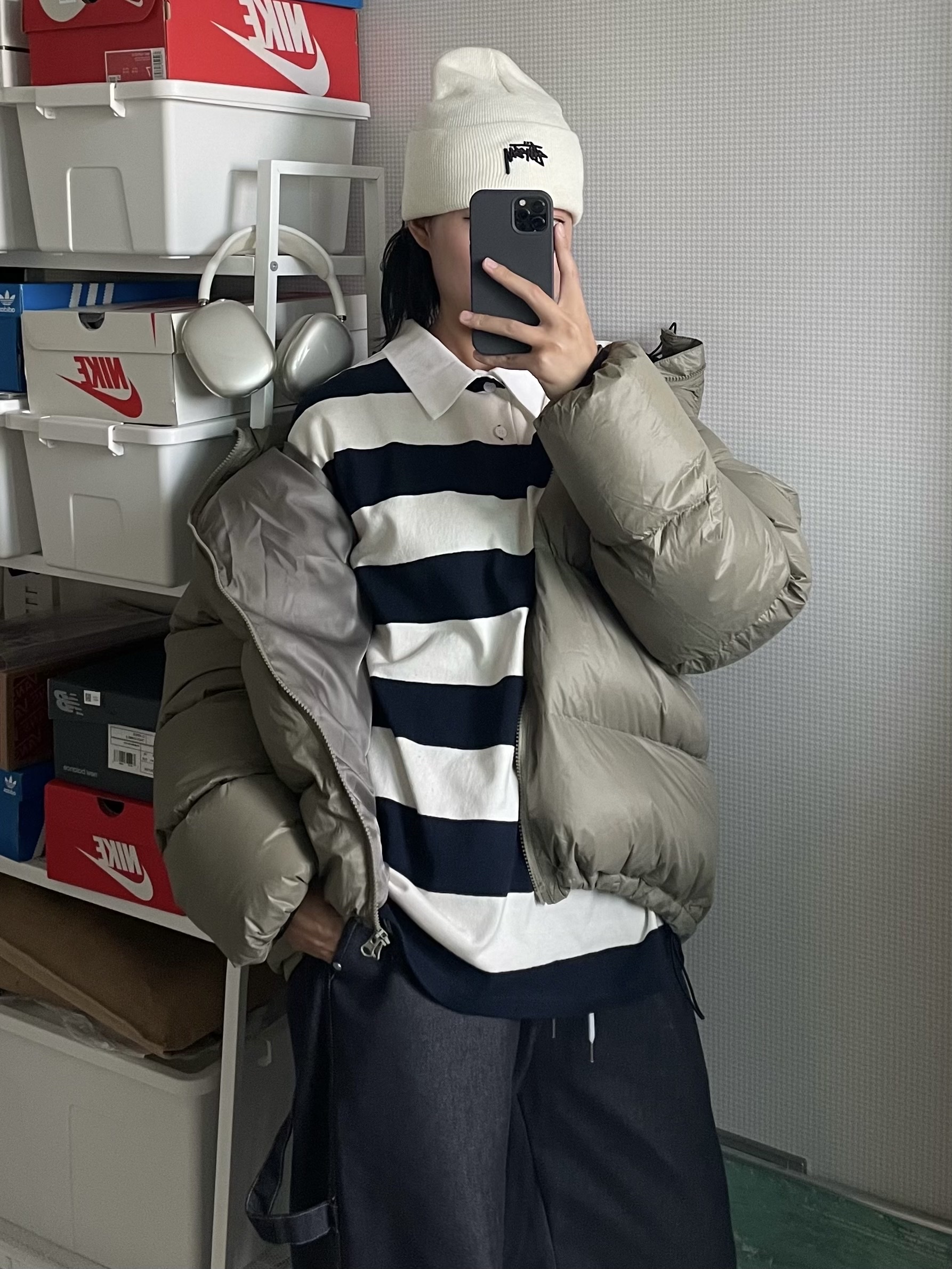 Nike x Stussy NRG Cuffed Beanie Summit White, Salomon RX Snug Moss Gray 착용 스타일 - 4