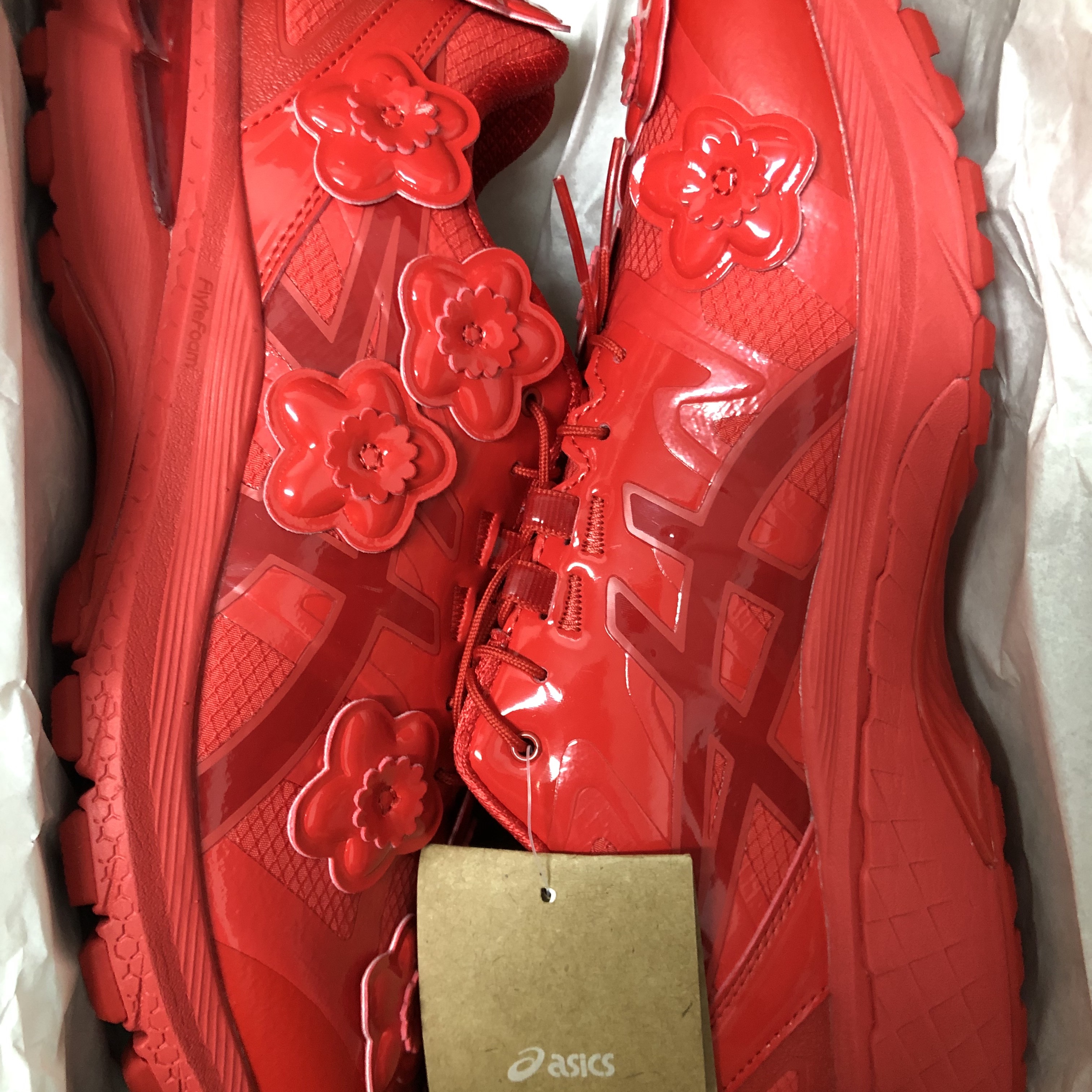 Asics x Cecilie Bahnsen Gel-Terrain Red 착용 스타일
