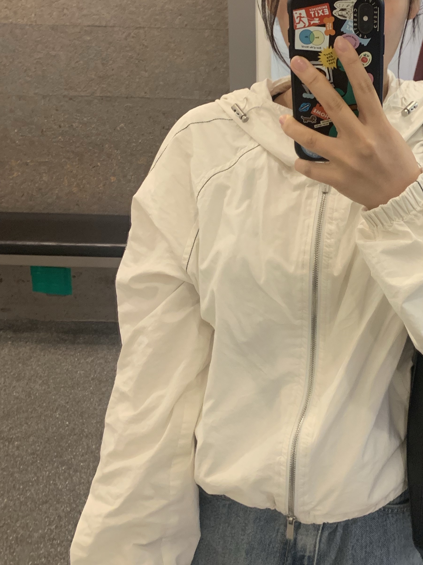 (W) Matin Kim Matin Crop Hoody Coating Jumper Ivory 착용 스타일