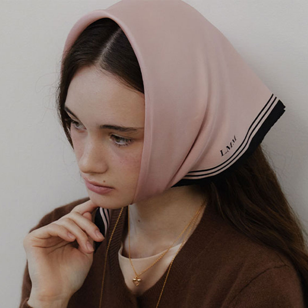 러브미몬스터 몬트 로고 정사각 실크스카프 더스티핑크(lovememonster Mont Logo Square Silk Scarf Dusty Pink) - 2