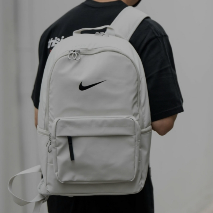 Nike Heritage Winter Eugene Backpack 23L Light Bone 착용 스타일 - 2