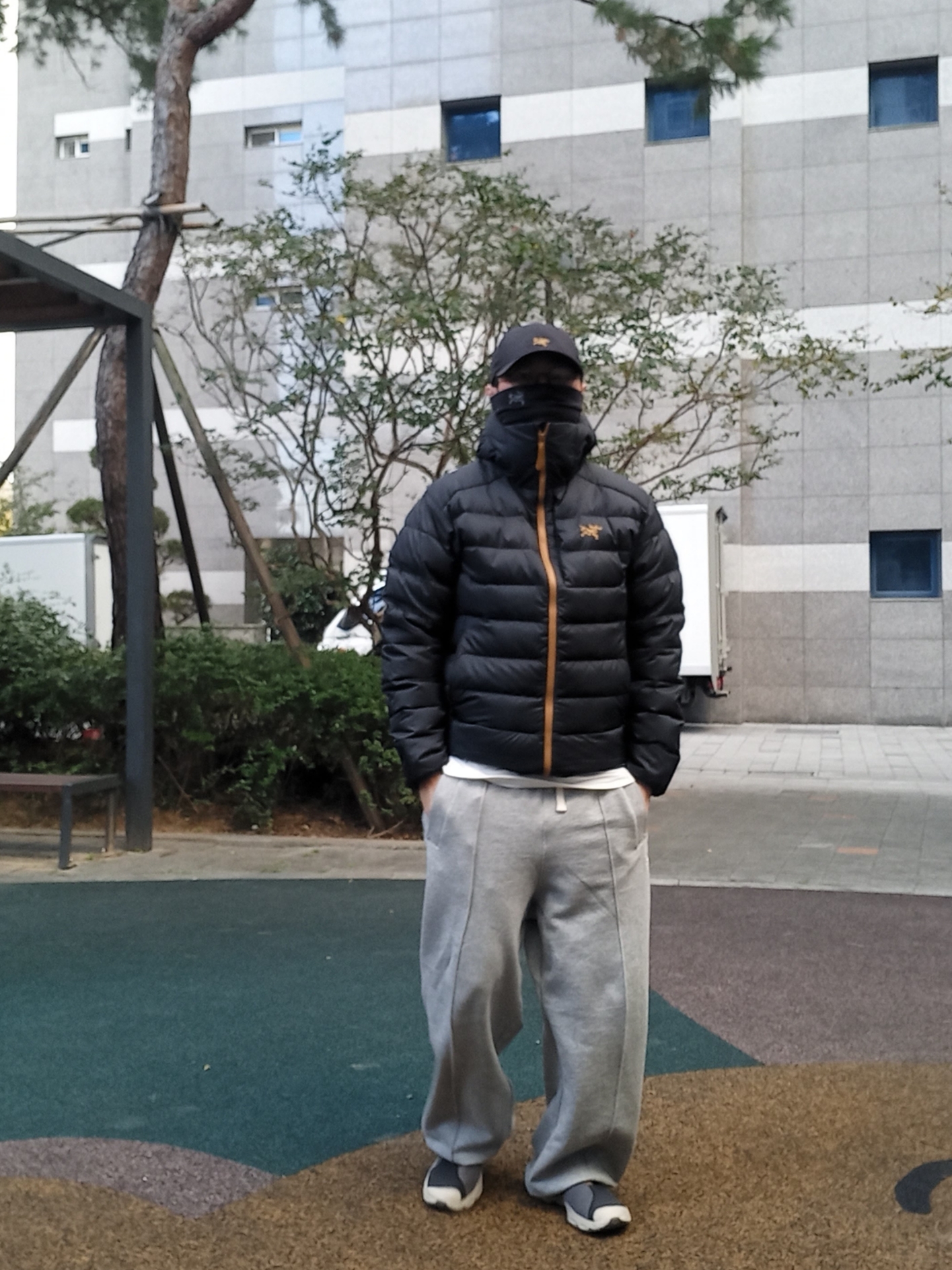 Arc'teryx Thorium Hoody Dark Magic, Arc'teryx Small Bird Cap Black 착용 스타일 - 5