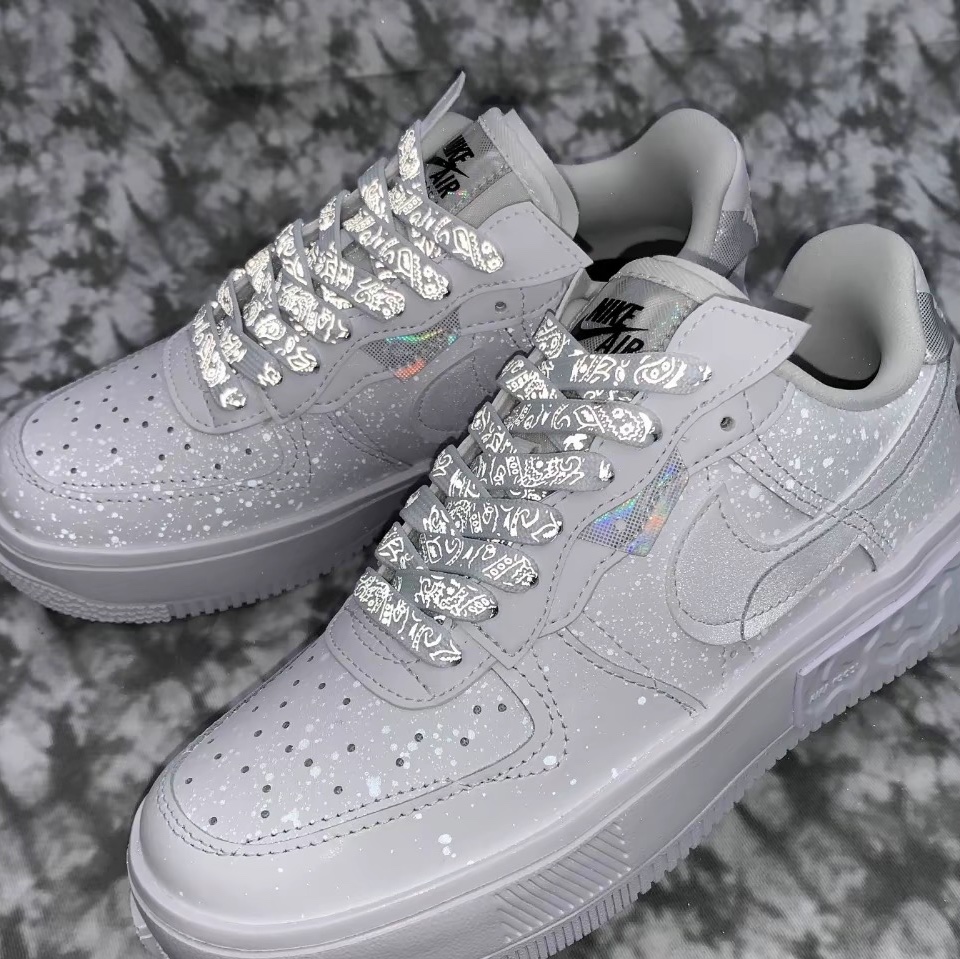 (W) Nike Air Force 1 Fontanka White 착용 스타일 - 1