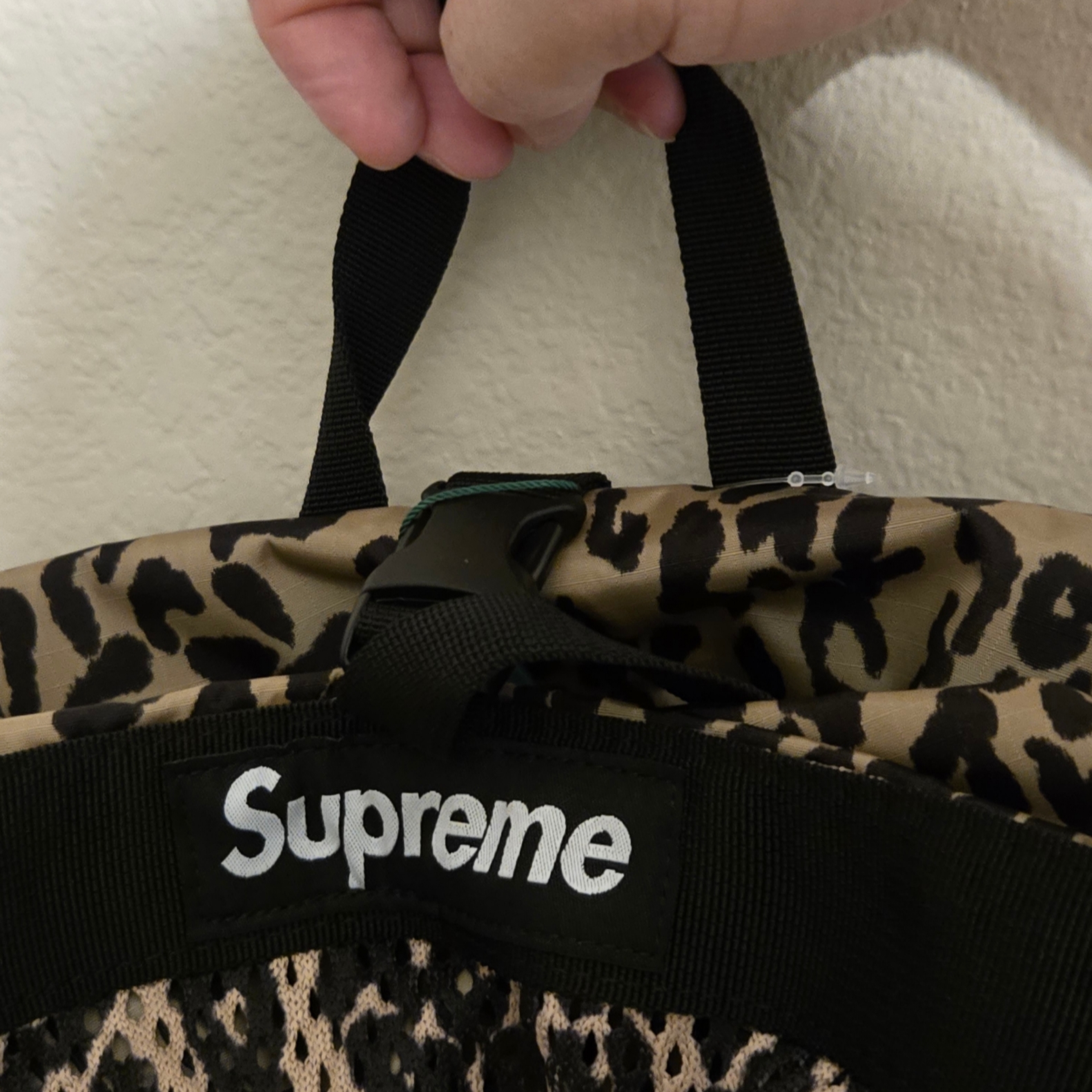 Supreme Mesh Backpack Leopard - 23SS 착용 스타일 - 2