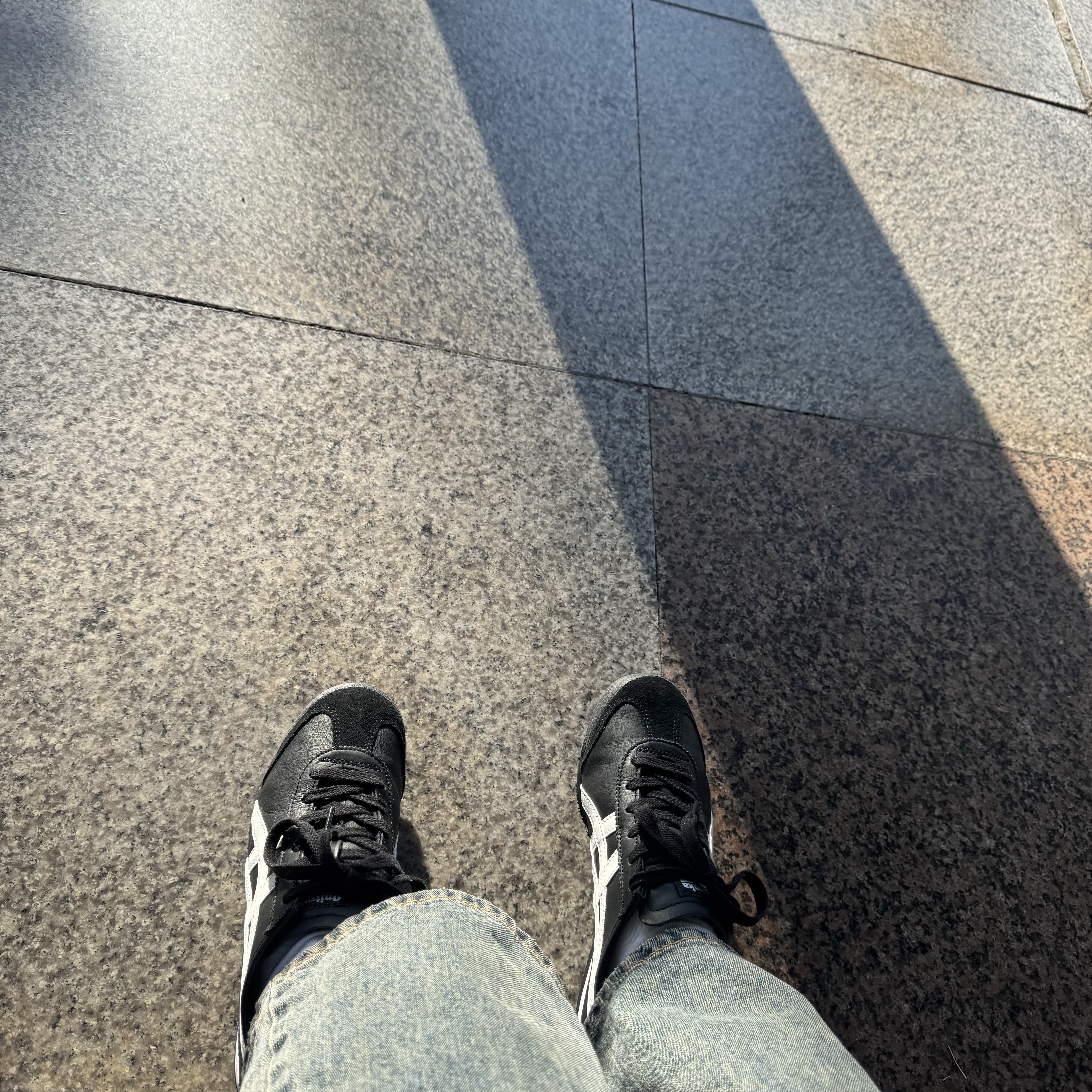 Onitsuka Tiger Mexico 66 Black White 착용 스타일 - 2