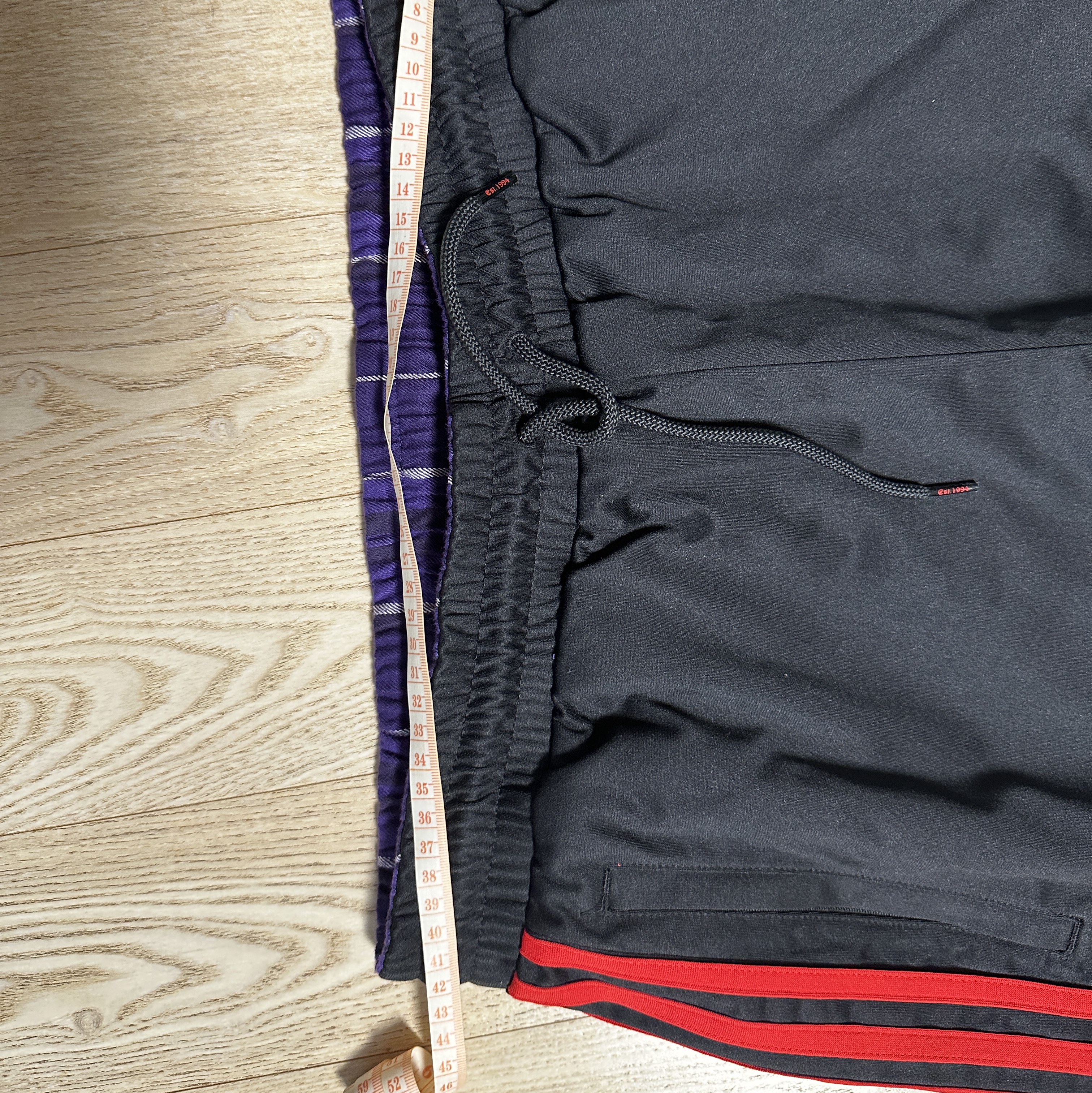 Adidas x KoRn Track Pants Black - KR Sizing 착용 스타일 - 2