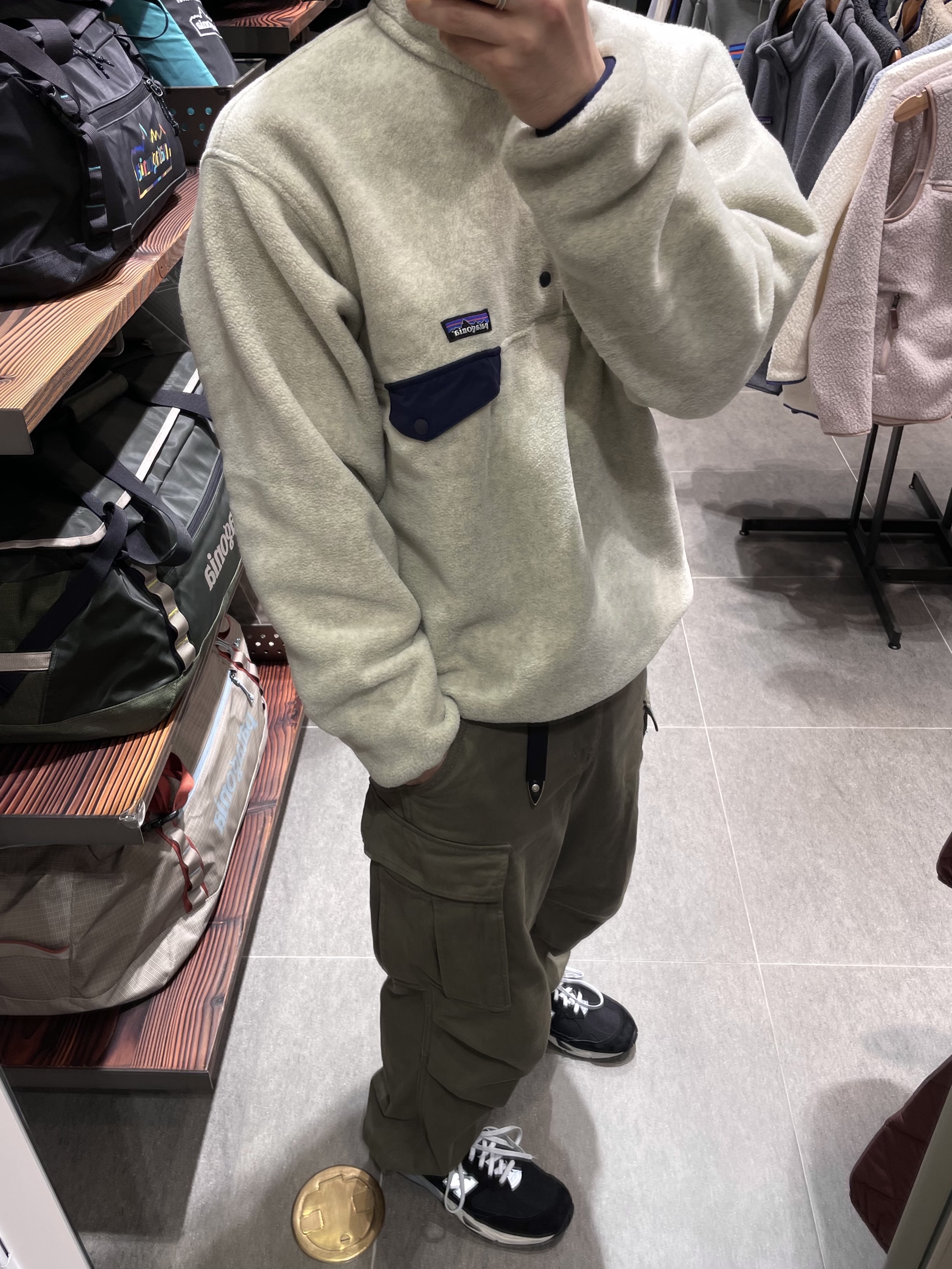 New Balance 991 Made in UK Navy, Patagonia Synchilla Snap-T Fleece Pullover Oatmeal Heather 착용 스타일