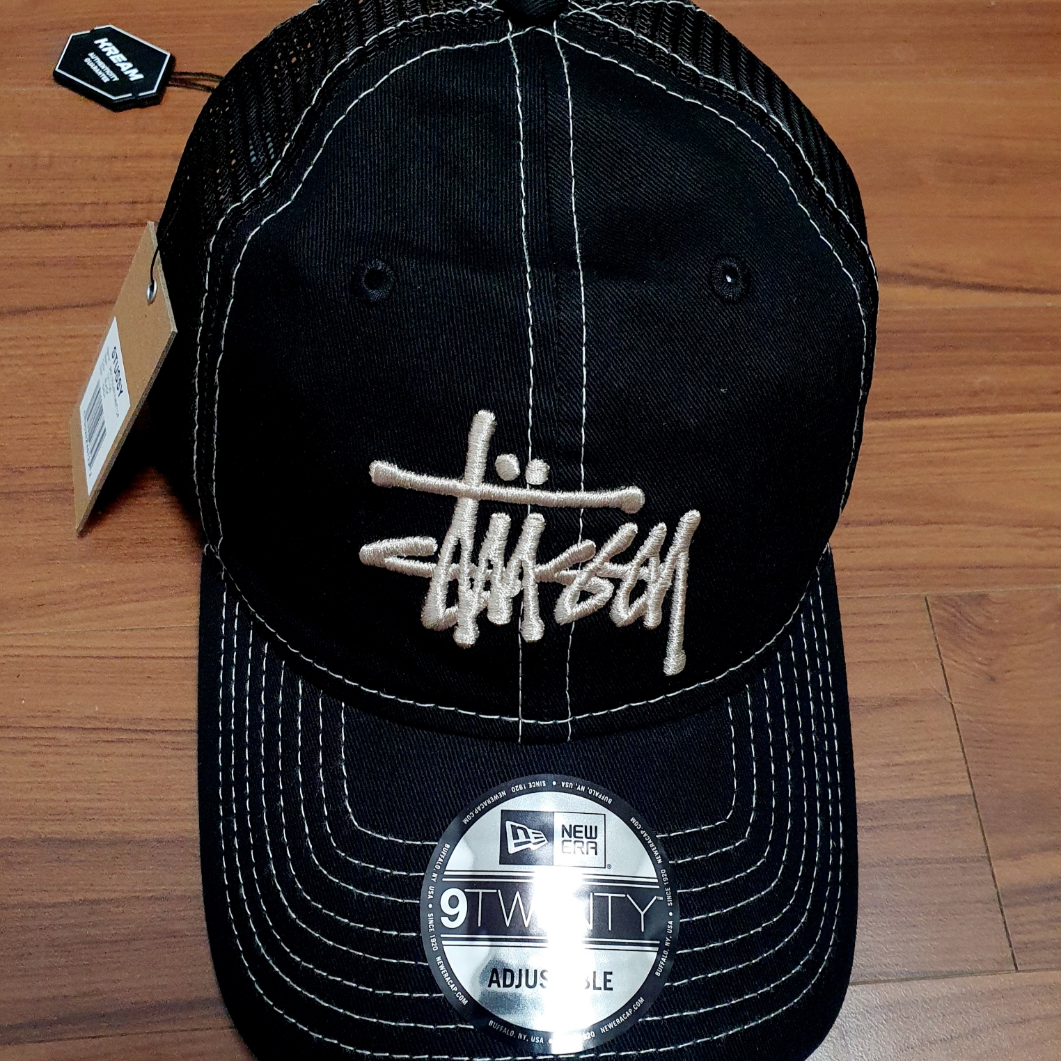 Stussy New Era 9twenty Basic Trucker Black 착용 스타일 - 1