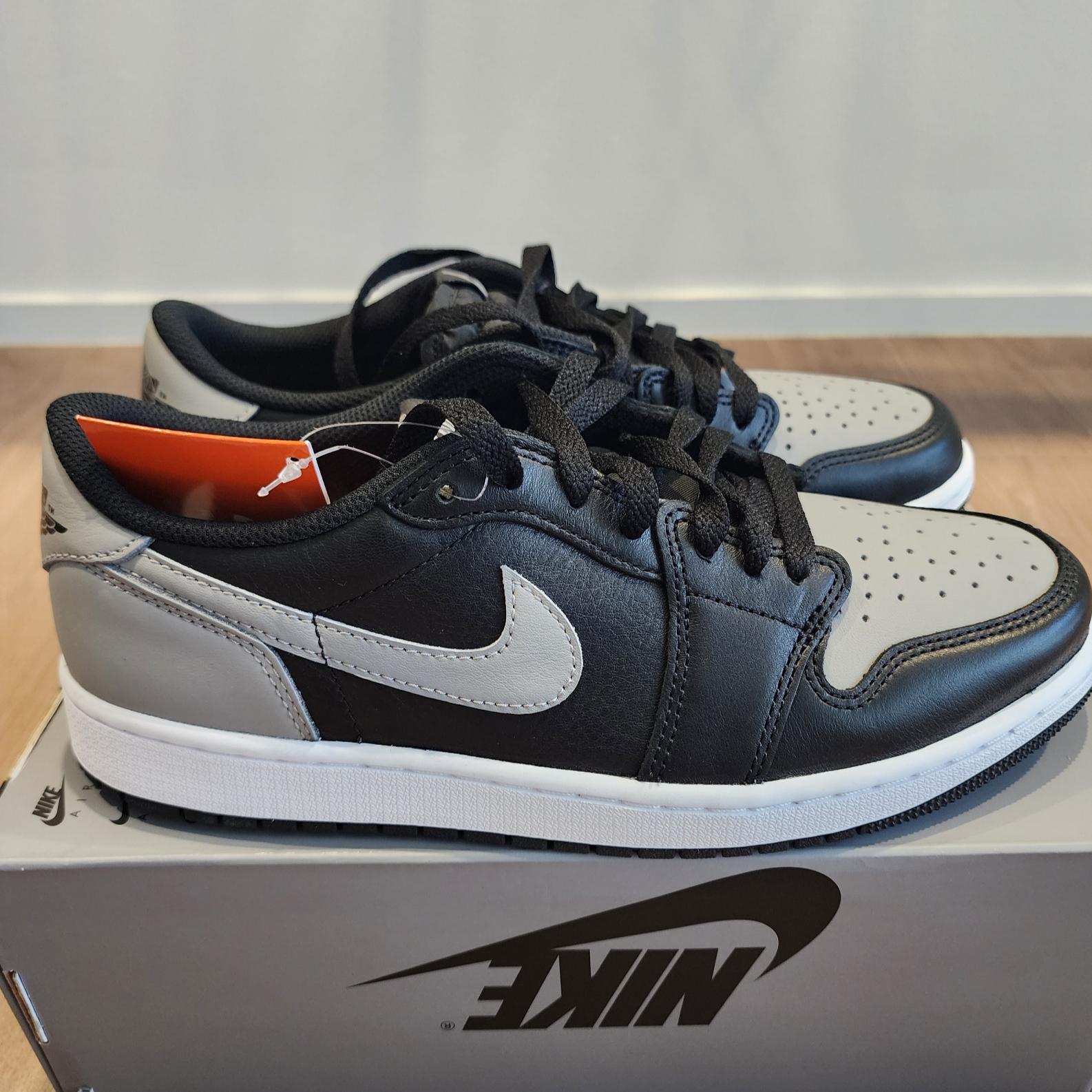 Jordan 1 Retro Low OG Shadow 착용 스타일 - 2
