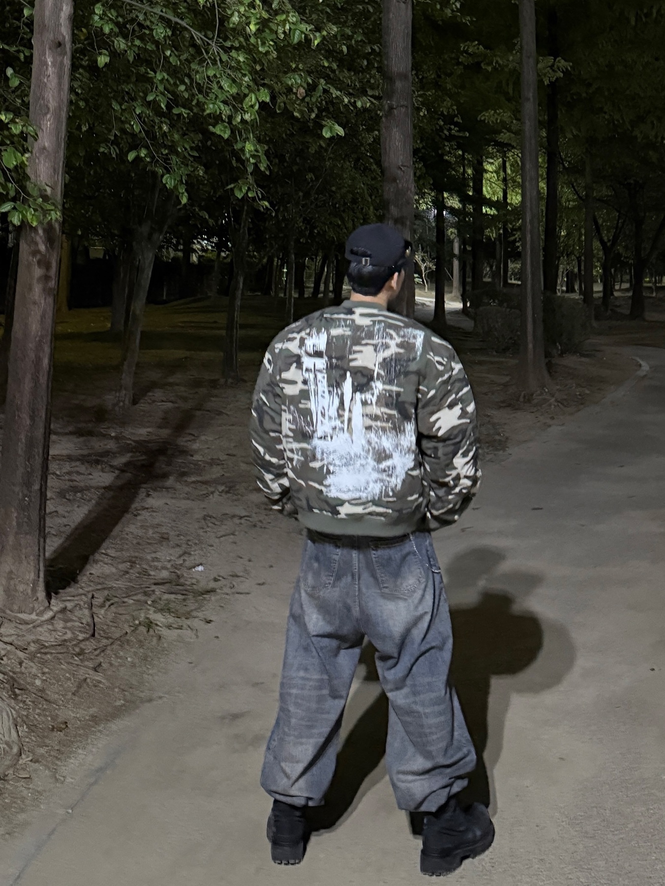 Awende Messiah Camo Bomber Jacket 착용 스타일