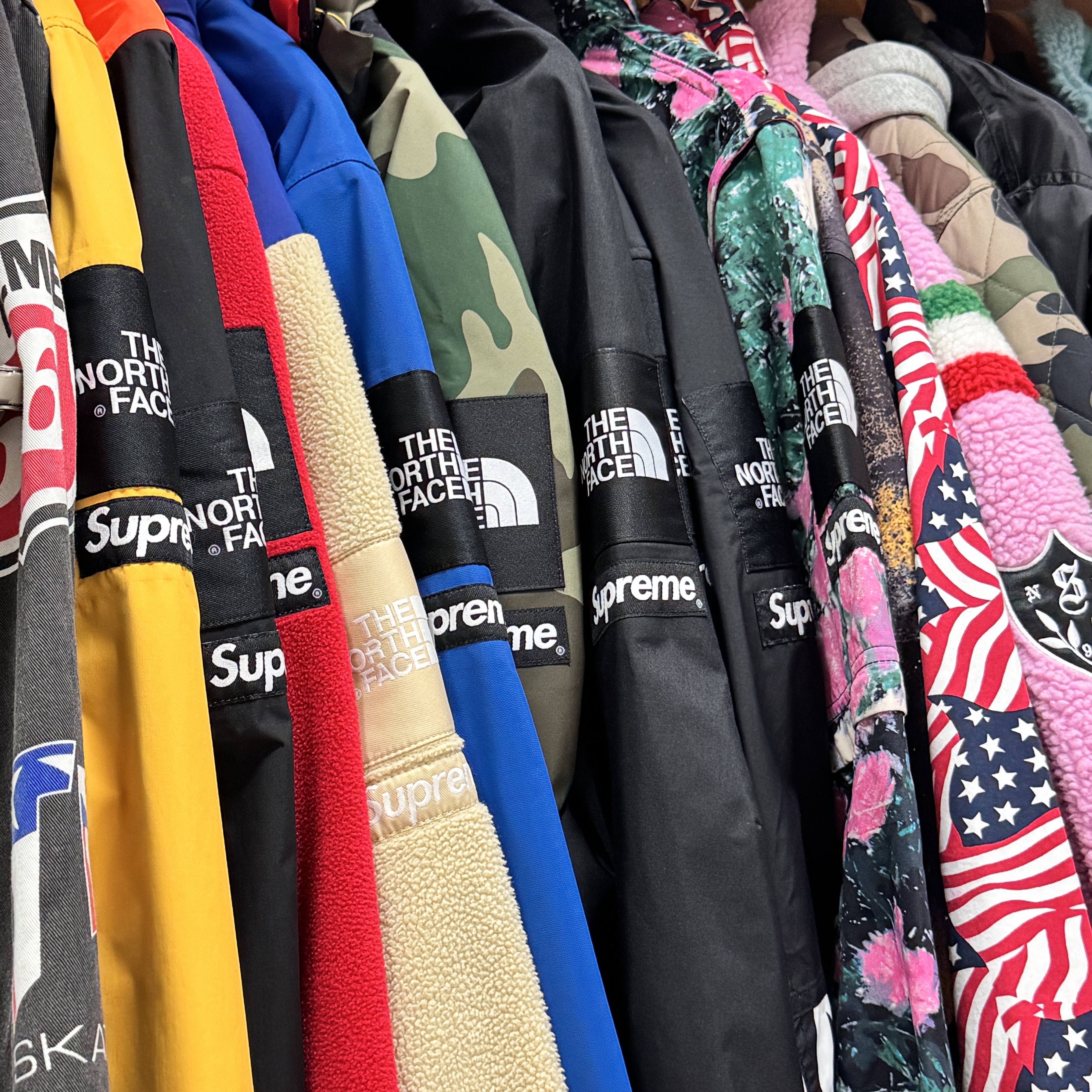 Supreme x The North Face Split Taped Seam Shell Jacket Camo - 24SS, Supreme x The North Face Steep Tech Hooded Jacket Royal - 16SS 착용 스타일