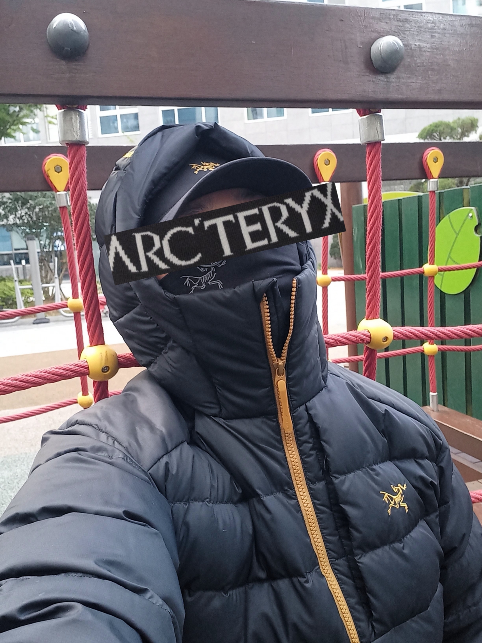 Arc'teryx Thorium Hoody Dark Magic, Arc'teryx Small Bird Cap Black 착용 스타일 - 1