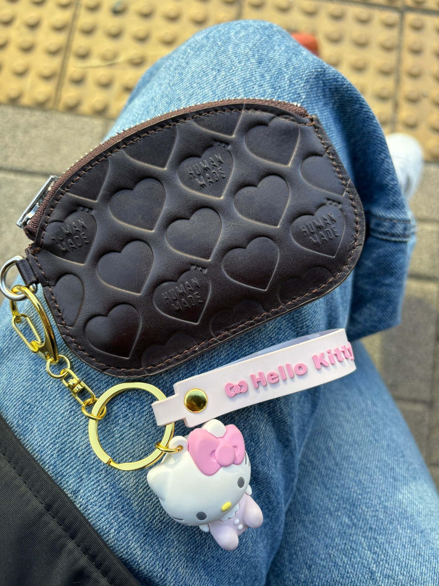 Human Made Leather Coin Case Brown, Sanrio Hello Kitty Baby 3D Keychain 착용 스타일 - 2