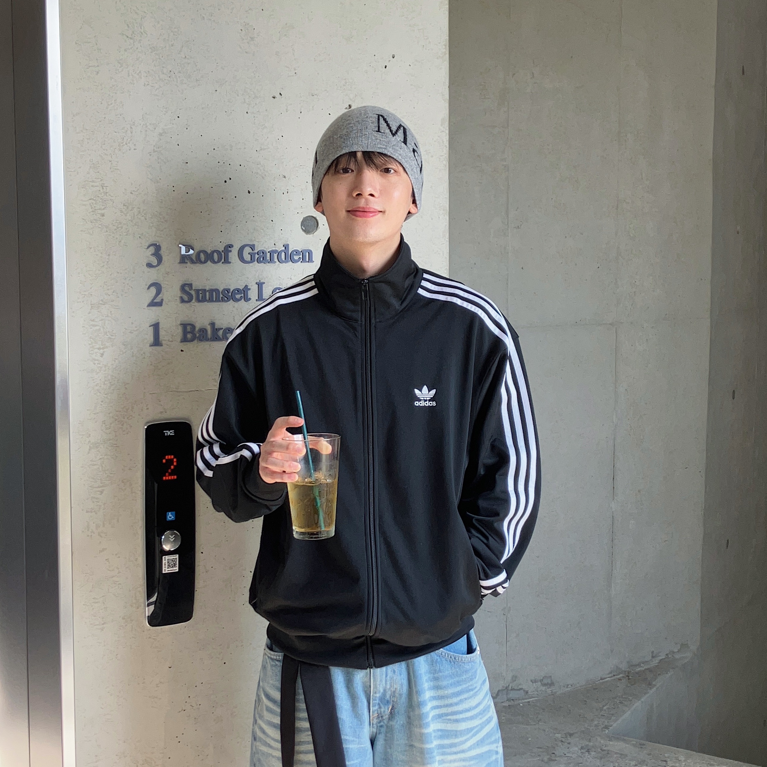 Matin Kim Logo Jacquard Short Beanie Grey, Adidas Adicolor Classics Firebird Track Top Black - KR Sizing 착용 스타일